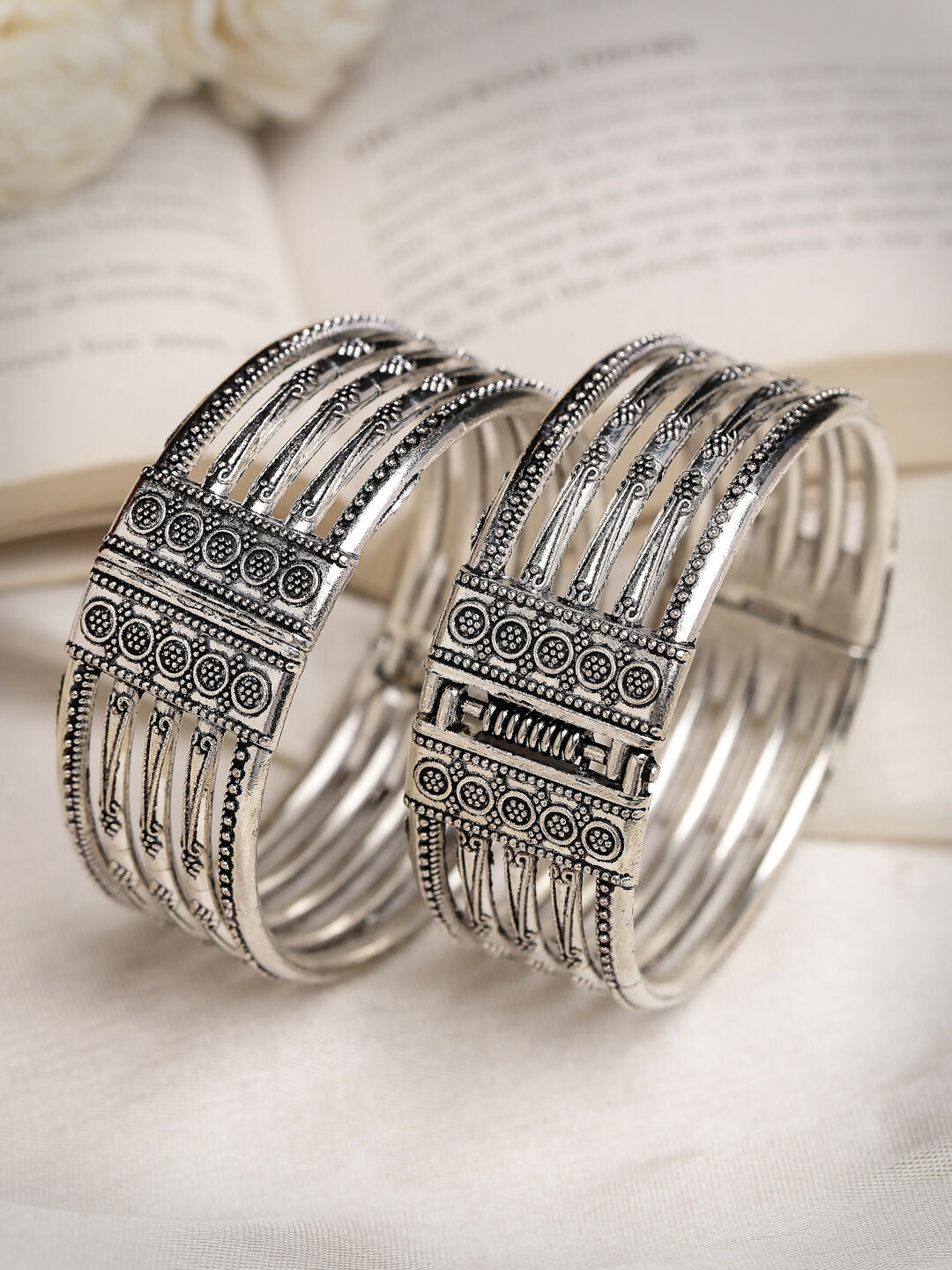 NVR Women's Set of 2 Silver-Toned German Silver Oxidised Kada Bangle - Swadesiicart