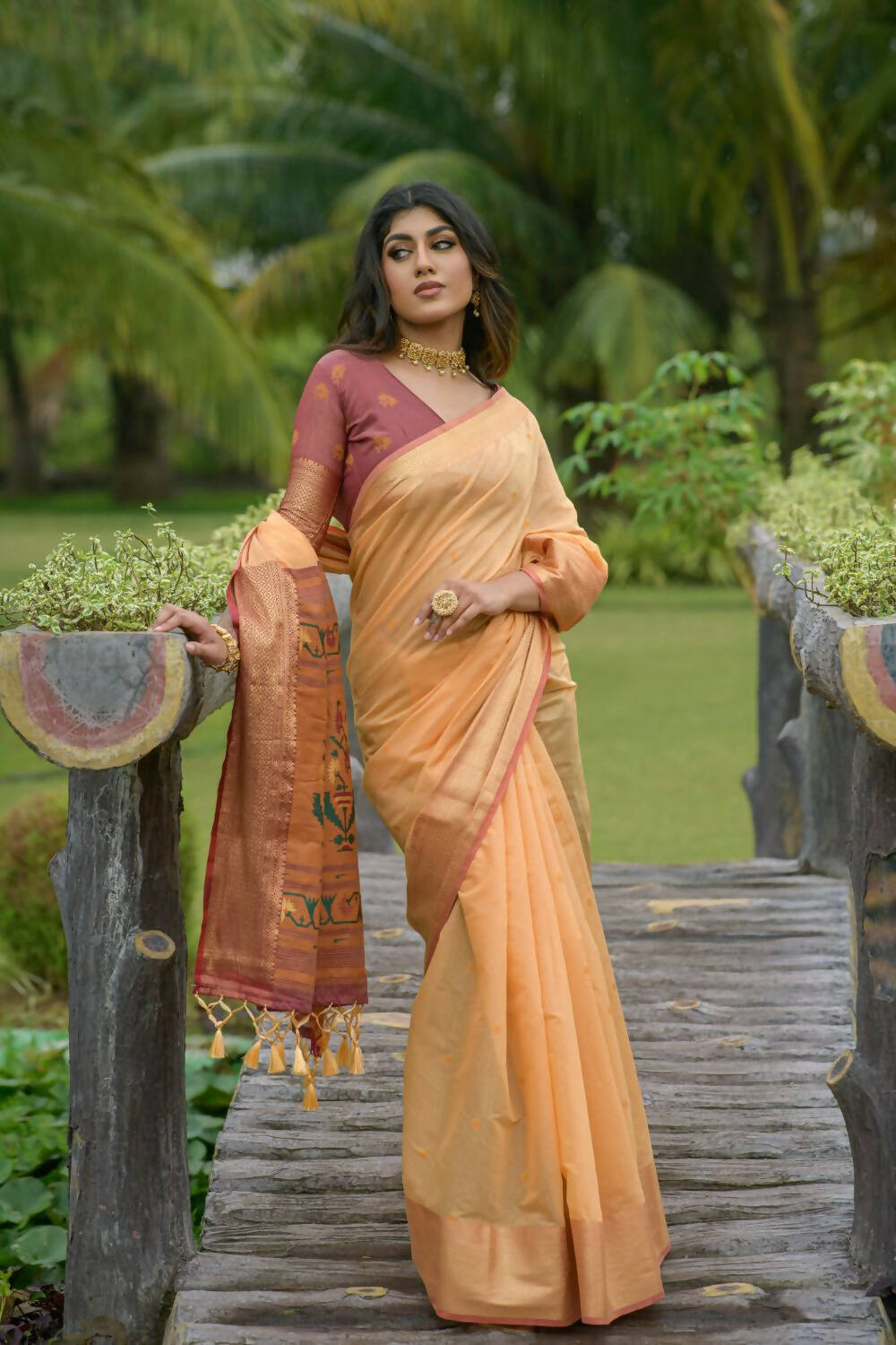 Vishnu Weaves Women's Orange Cotton Silk Zari Woven Saree with Blouse - Swadesiicart
