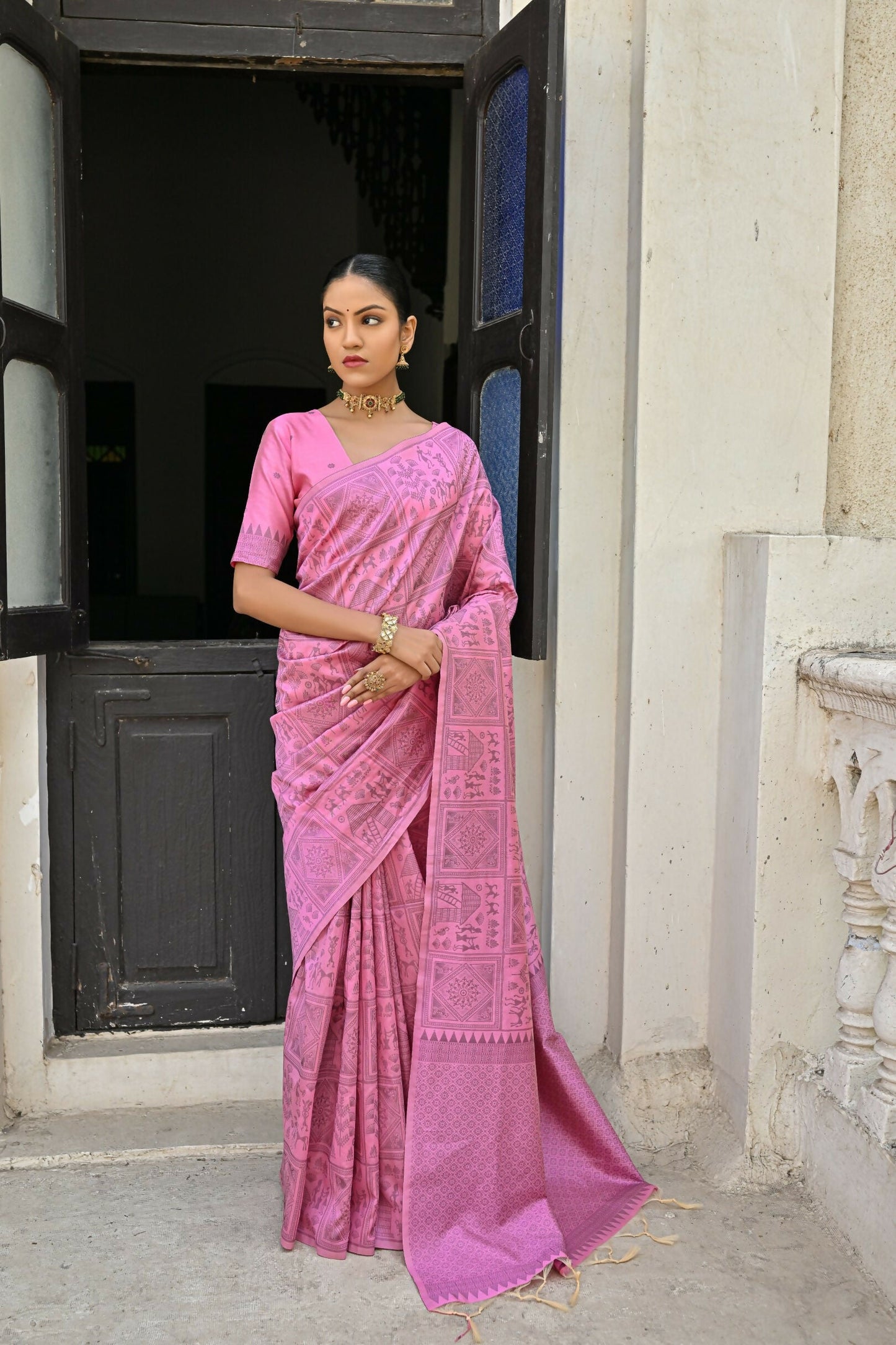 Vishnu Weaves Women's Baby-Pink Handloom Raw Silk Saree with Blouse - Swadesiicart