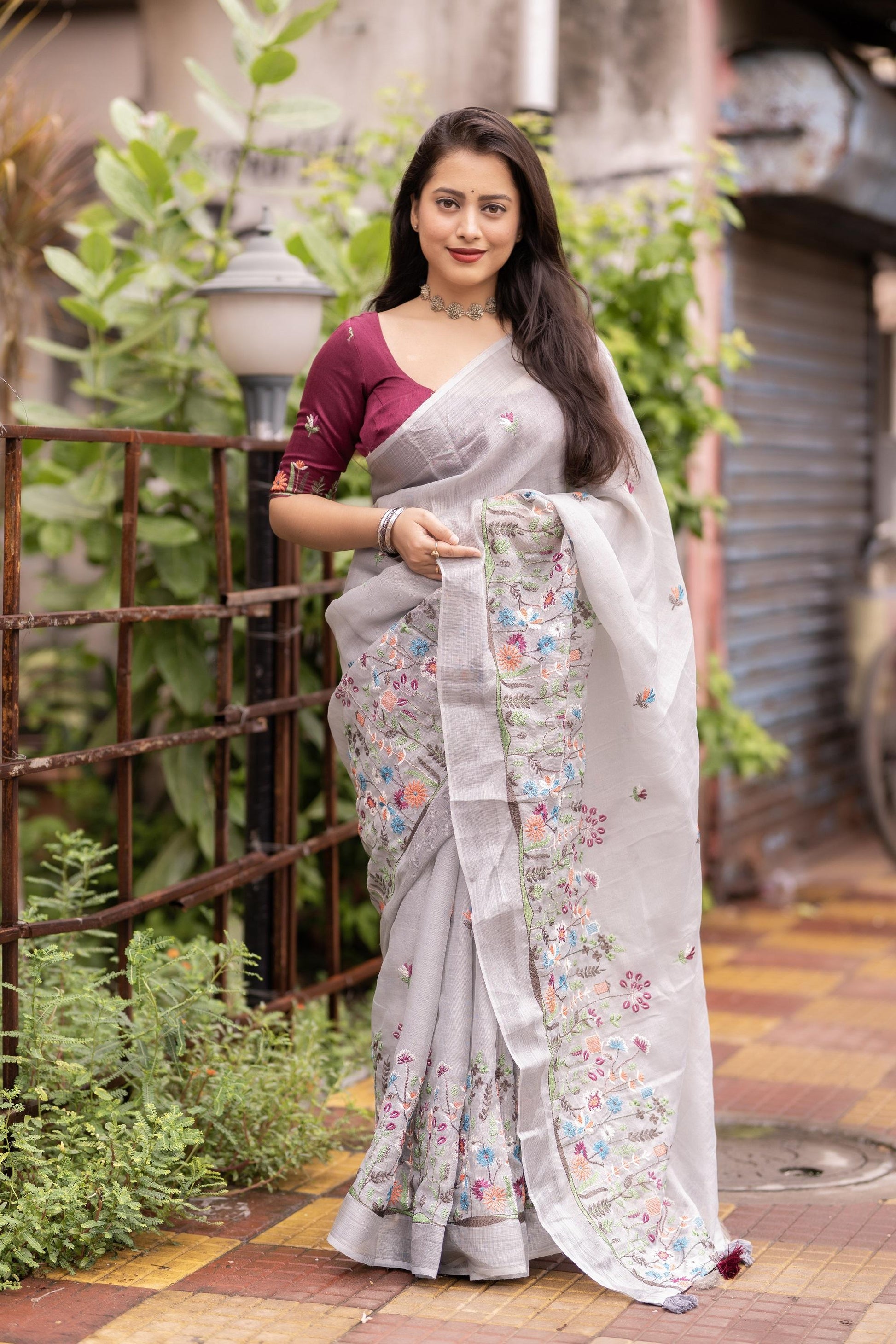 Grey Pure Linen Ethnic Motifs Saree with Unstitched Blouse - Hiral Fashion | Swadesiicart