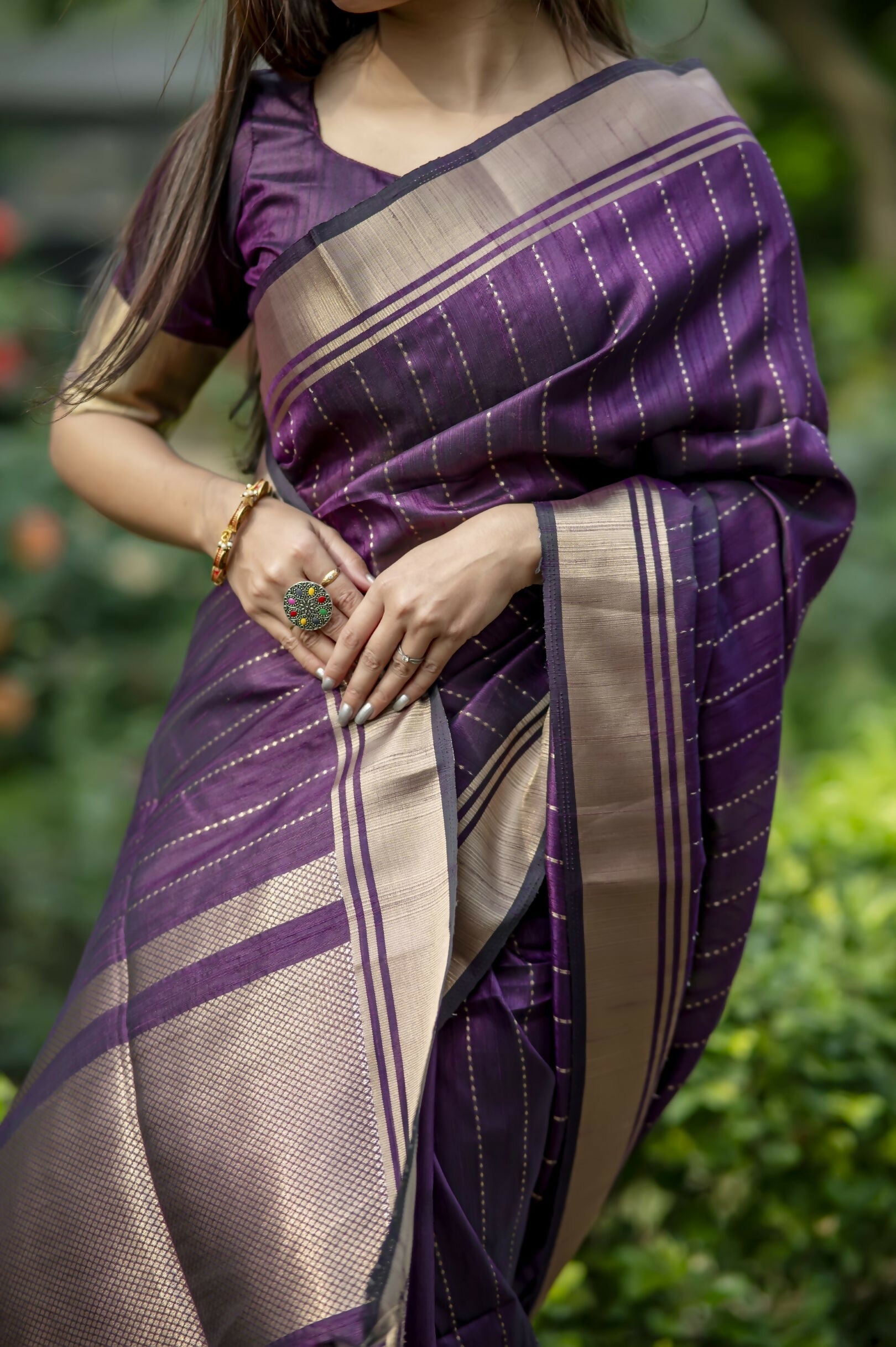 Vishnu Weaves Women's Wine Raw Silk Saree with Blouse - Swadesiicart