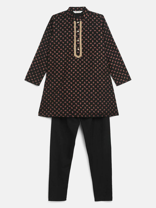 Ahalyaa Black Crepe Gold Pigment Print Kids Kurta Churidar Set For Boys | Swadesiicart