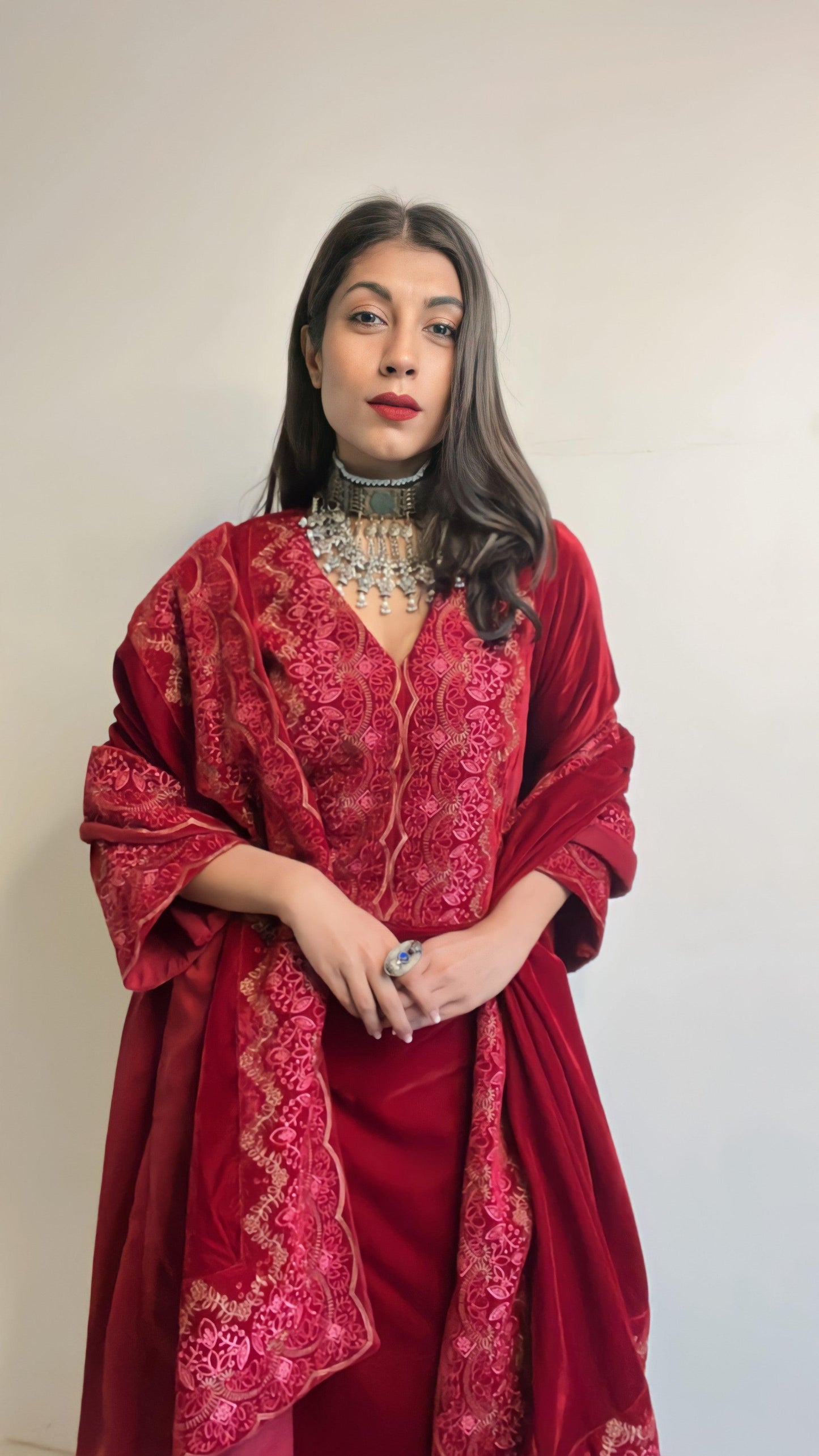 trueBrowns Red Velvet Embroidered Slit Kurta | Swadesiicart