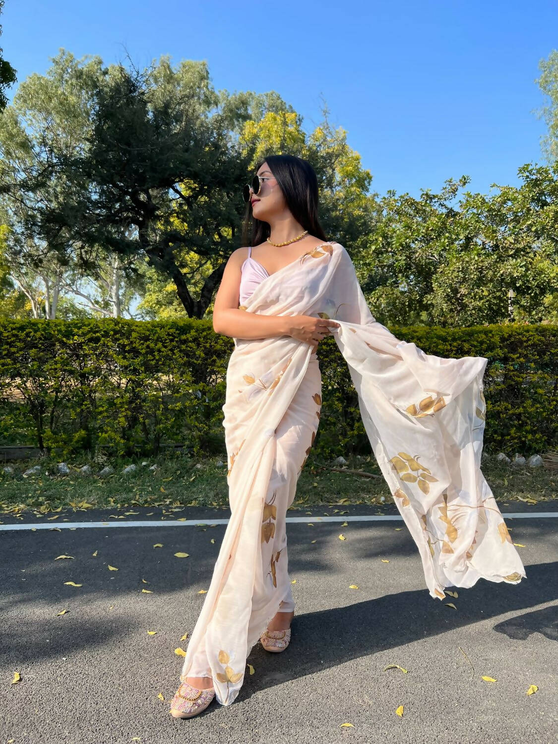 Vamsee Cream Chiffon Designer Saree - Swadesiicart