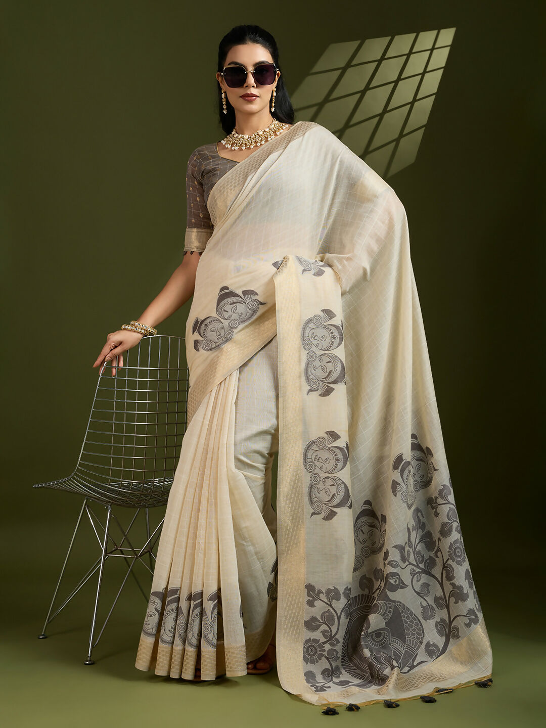Vishnu Weaves Women's Black Muga Cotton Thread Woven Saree with Blouse - Swadesiicart