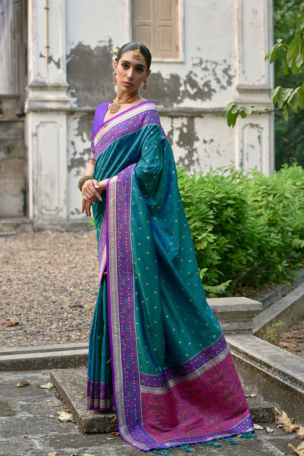 Vishnu Weaves Women's Rama Banarasi Silk Woven Saree with Blouse - Swadesiicart