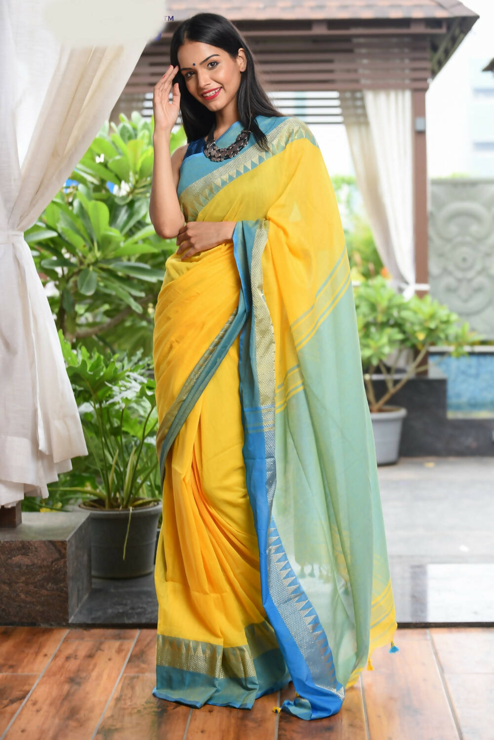 Very Much Indian Pure Cotton Handloom Saree With Intricate Borders - Yellow | Swadesiicart