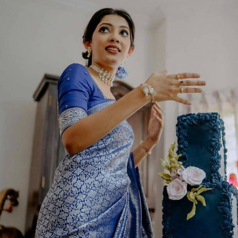 DEIANA'S Beautiful Designer Golden zari Soft Lichi Silk Saree - Blue - Swadesiicart