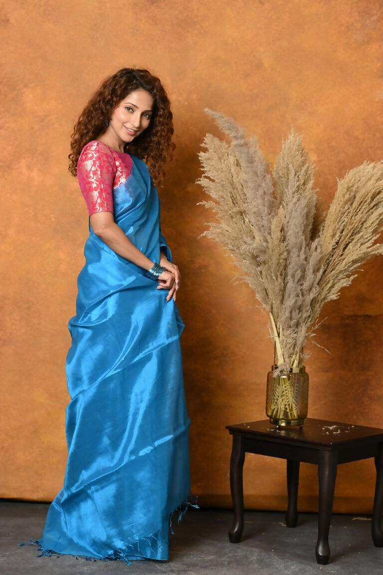 Very Much Indian Fusion Cotton Tissue Shimmer Saree - Light Blue | Swadesiicart
