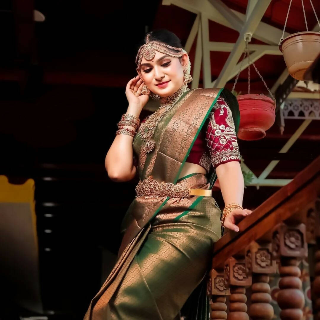 DEIANA'S Beautiful Designer Golden zari Soft Lichi Silk Saree - Green - Swadesiicart