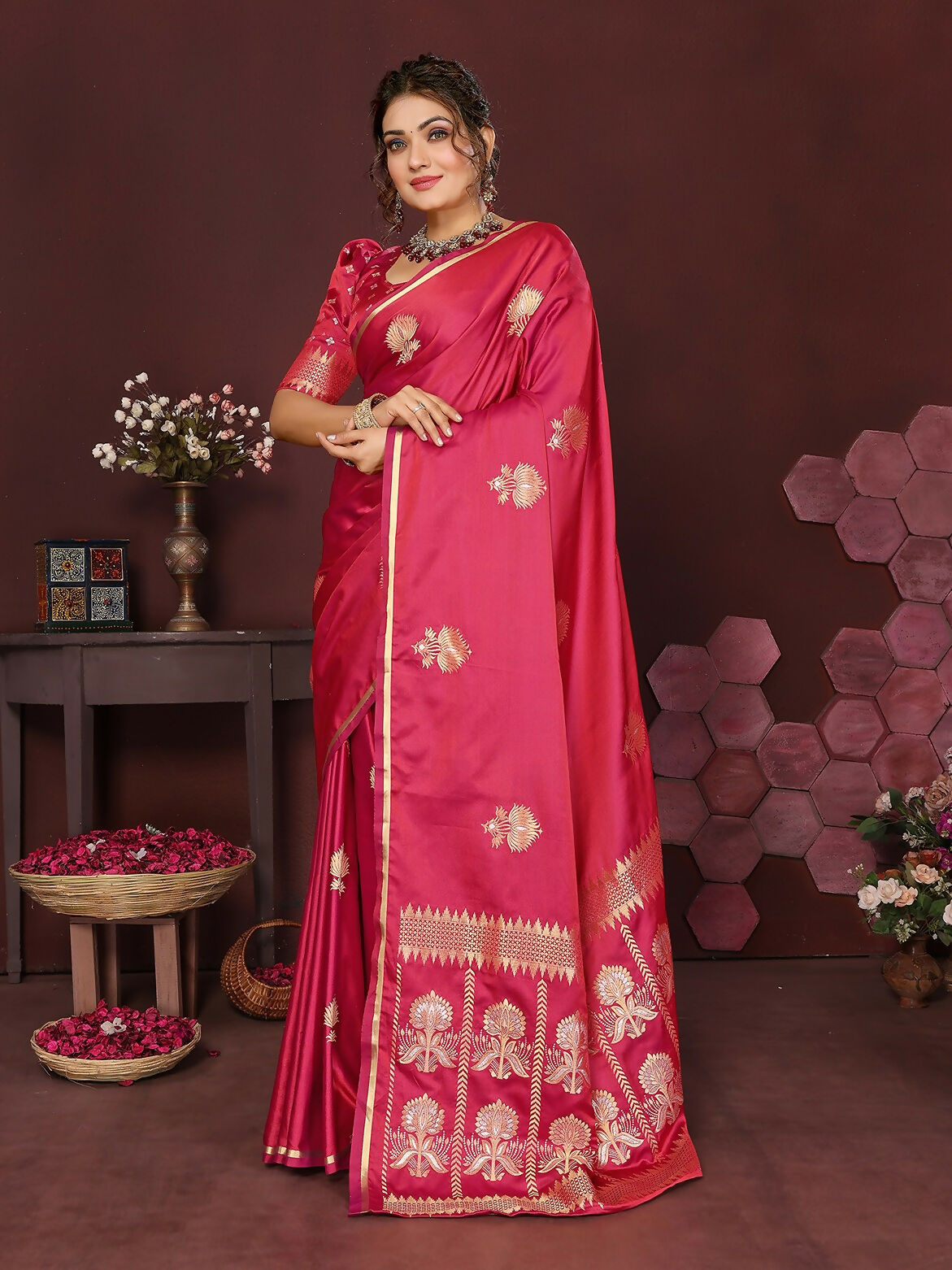 Joban Fashion Pink Floral Motifs Banarasi Silk Sarees | Swadesiicart