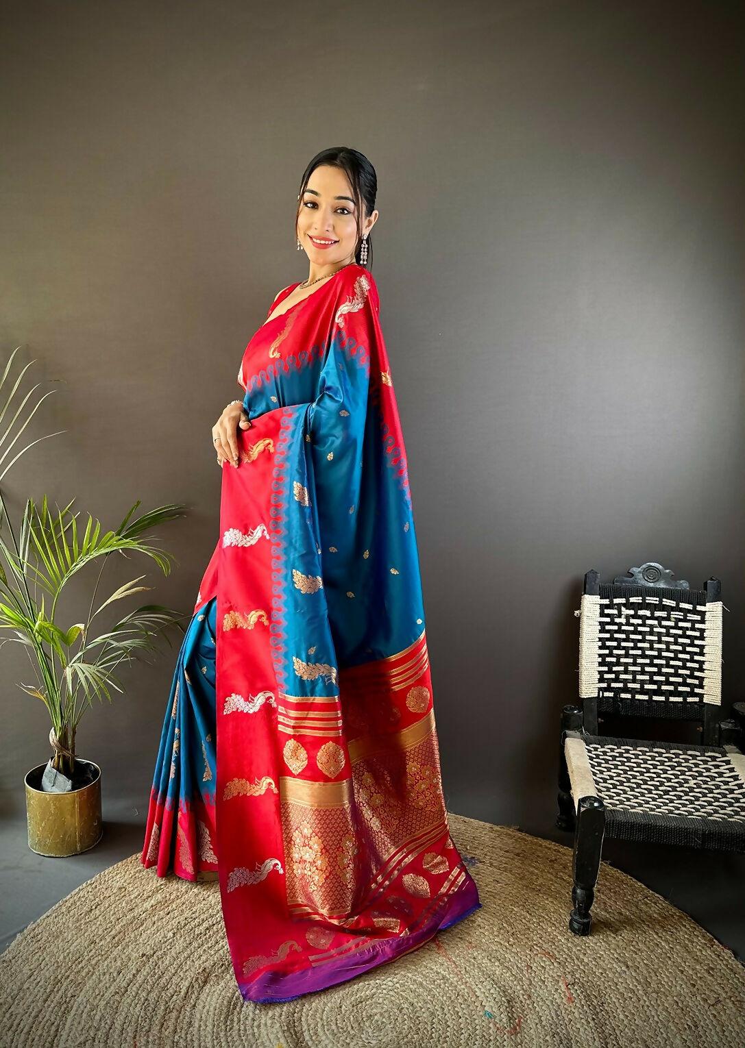 Joban Fashion Red Peacock,Butti Banarasi Silk Sarees | Swadesiicart