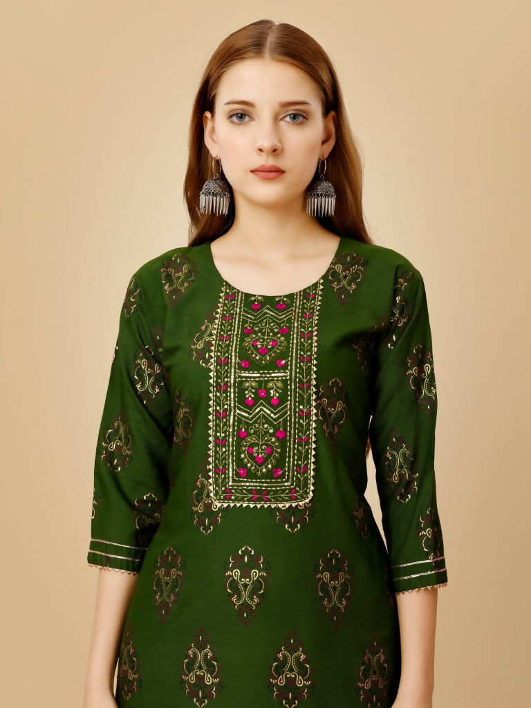 Jyoti Fashion Women's Green Viscose Rayon Embroidered Kurta Pant Set | Swadesiicart