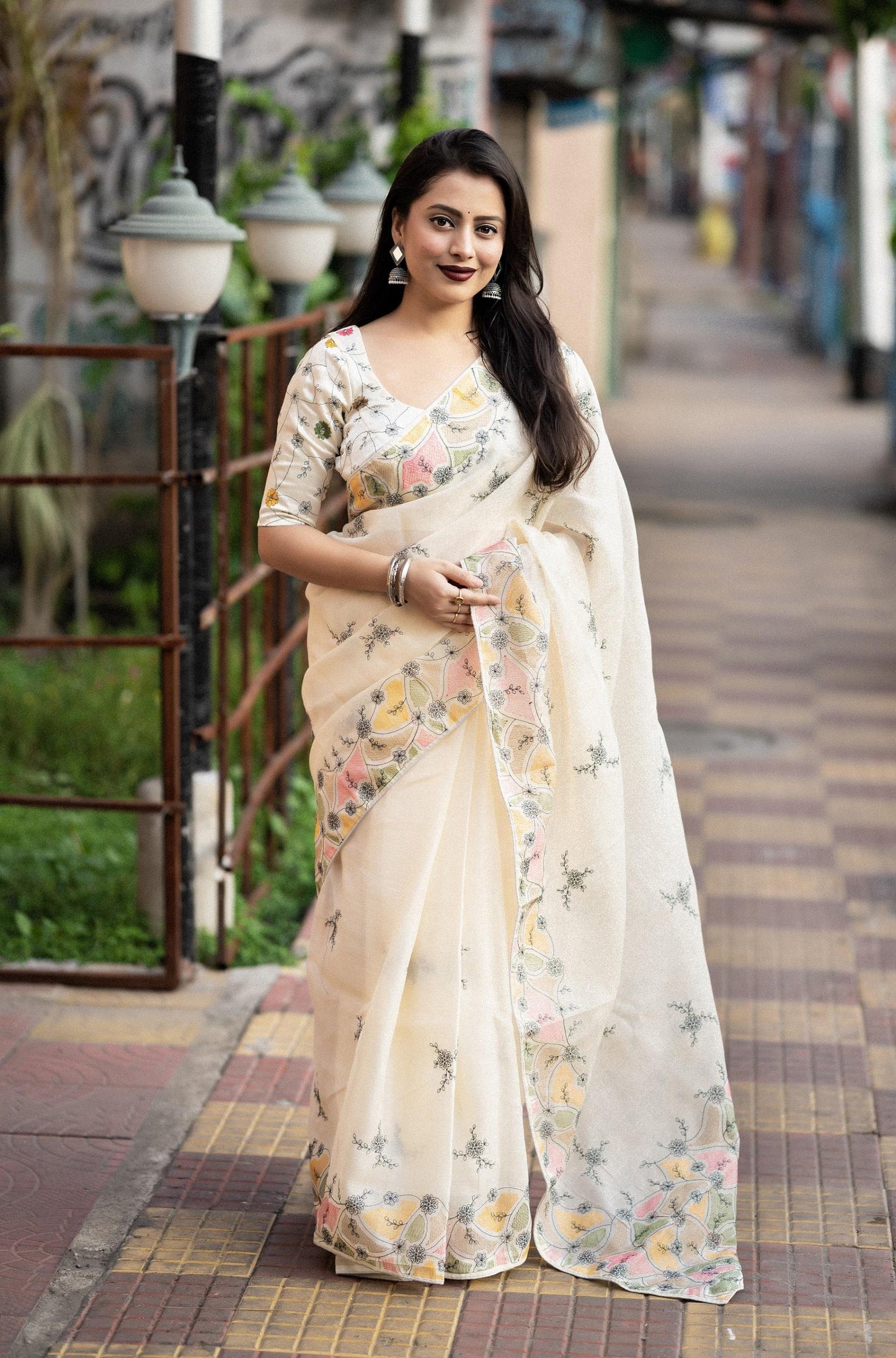 Cream Pure Linen Ethnic Motifs Saree with Unstitched Blouse - Hiral Fashion | Swadesiicart