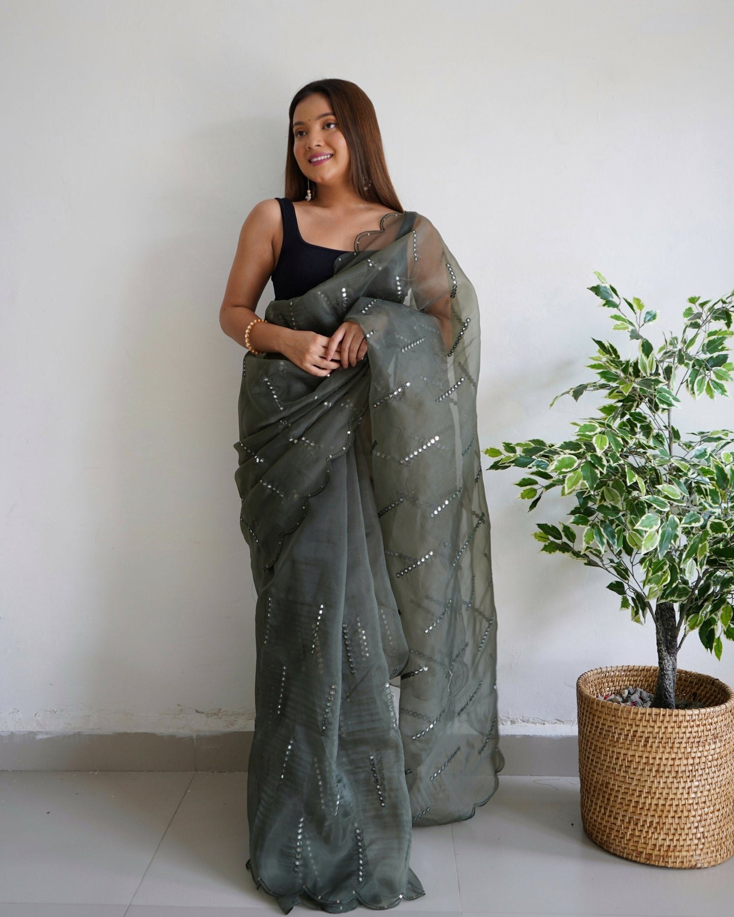Vamsee Vika 9Mm Grey Organza Saree - Swadesiicart
