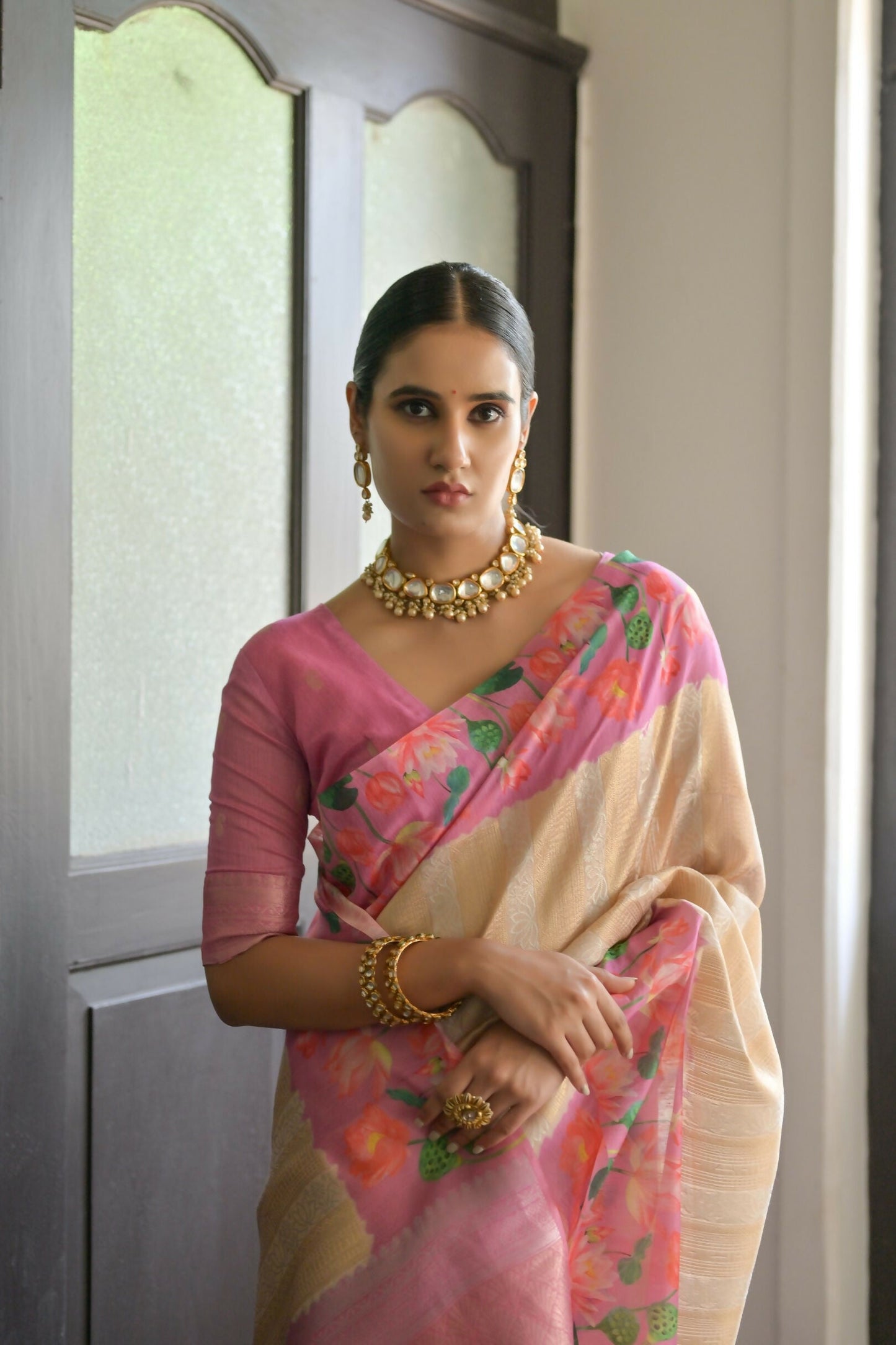 Vishnu Weaves Women's Pink Banarasi Silk Saree with Blouse - Swadesiicart