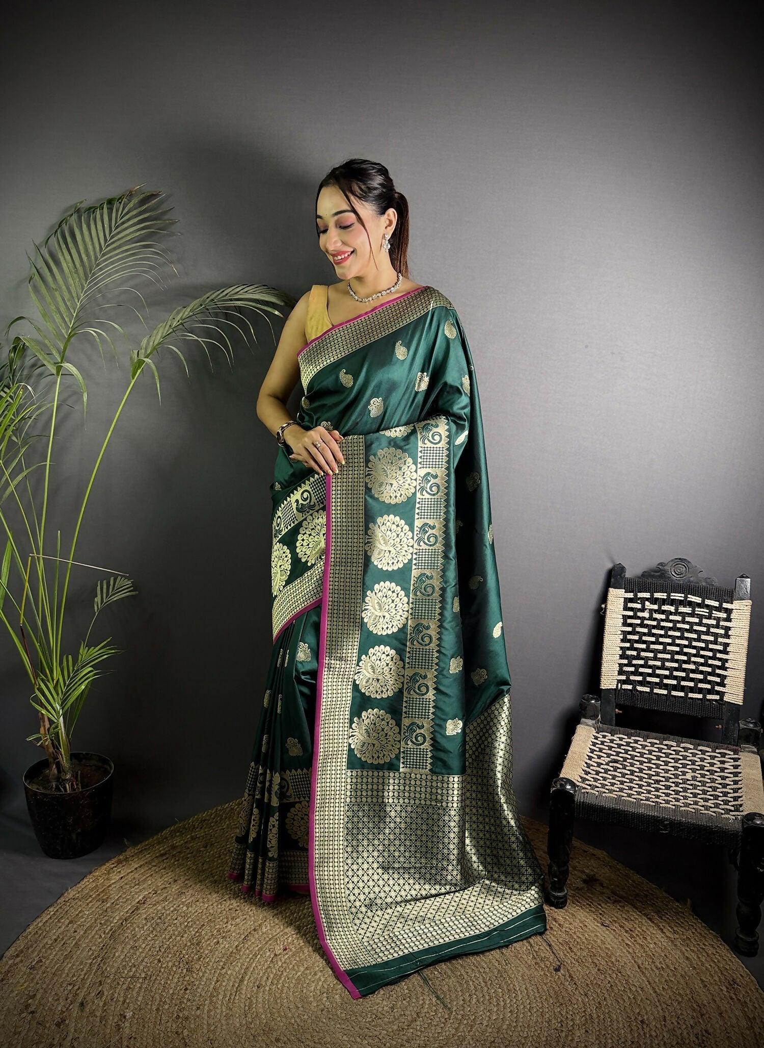 Joban Fashion Dark Green Banarasi Soft Lichi Silk Paisley Saree | Swadesiicart
