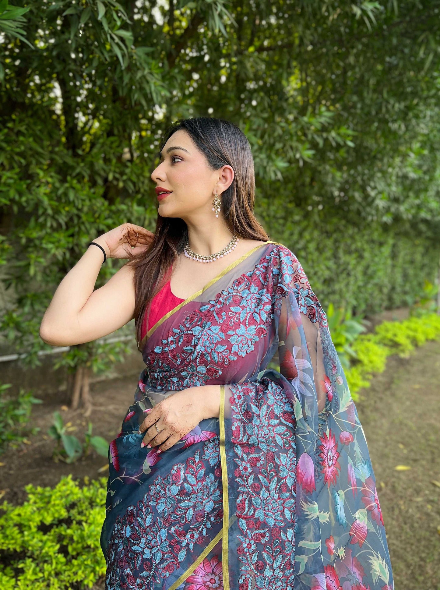 Vamsee Bavari Grey Organza Saree - Swadesiicart