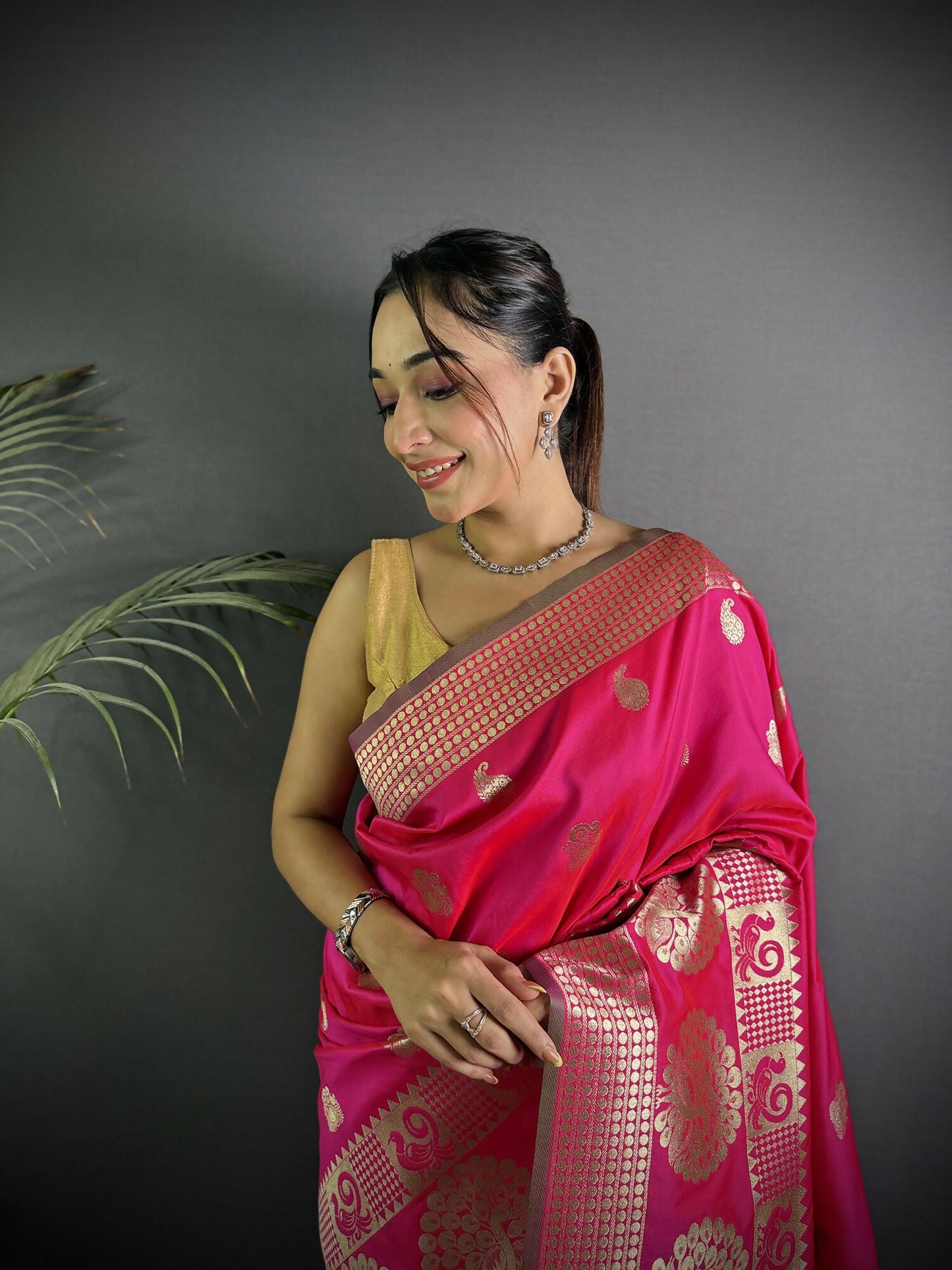 Joban Fashion Hot Pink Banarasi Soft Lichi Silk Paisley Saree | Swadesiicart