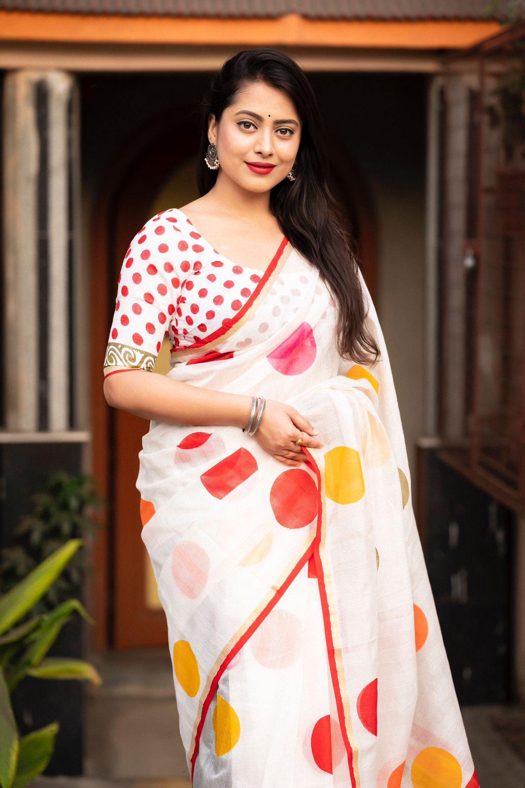 White Kota Silk Printed Saree with Unstitched Blouse - Hiral Fashion | Swadesiicart