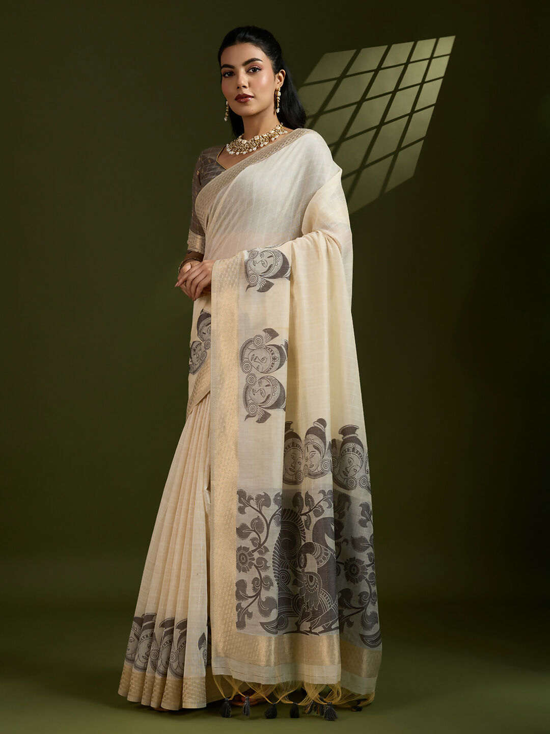 Vishnu Weaves Women's Black Muga Cotton Thread Woven Saree with Blouse - Swadesiicart
