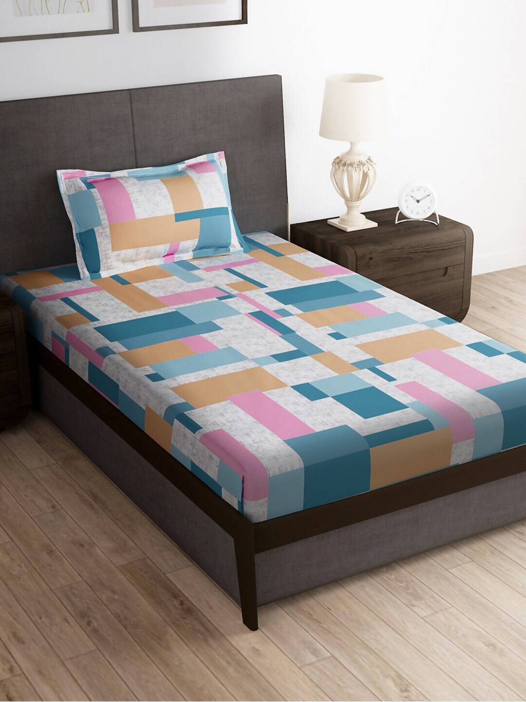 Story@home Arena Grey & White Printed 180 TC Bedsheet & Pillow Covers - Swadesiicart
