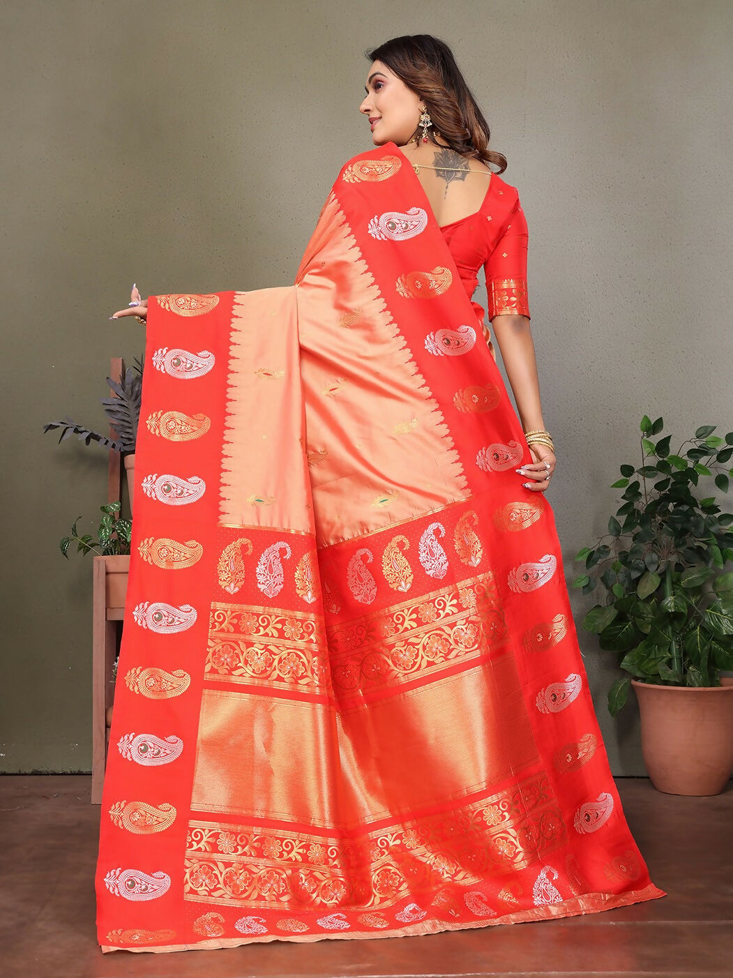 Joban Fashion Banarasi Peach Butti Soft Silk Saree | Swadesiicart