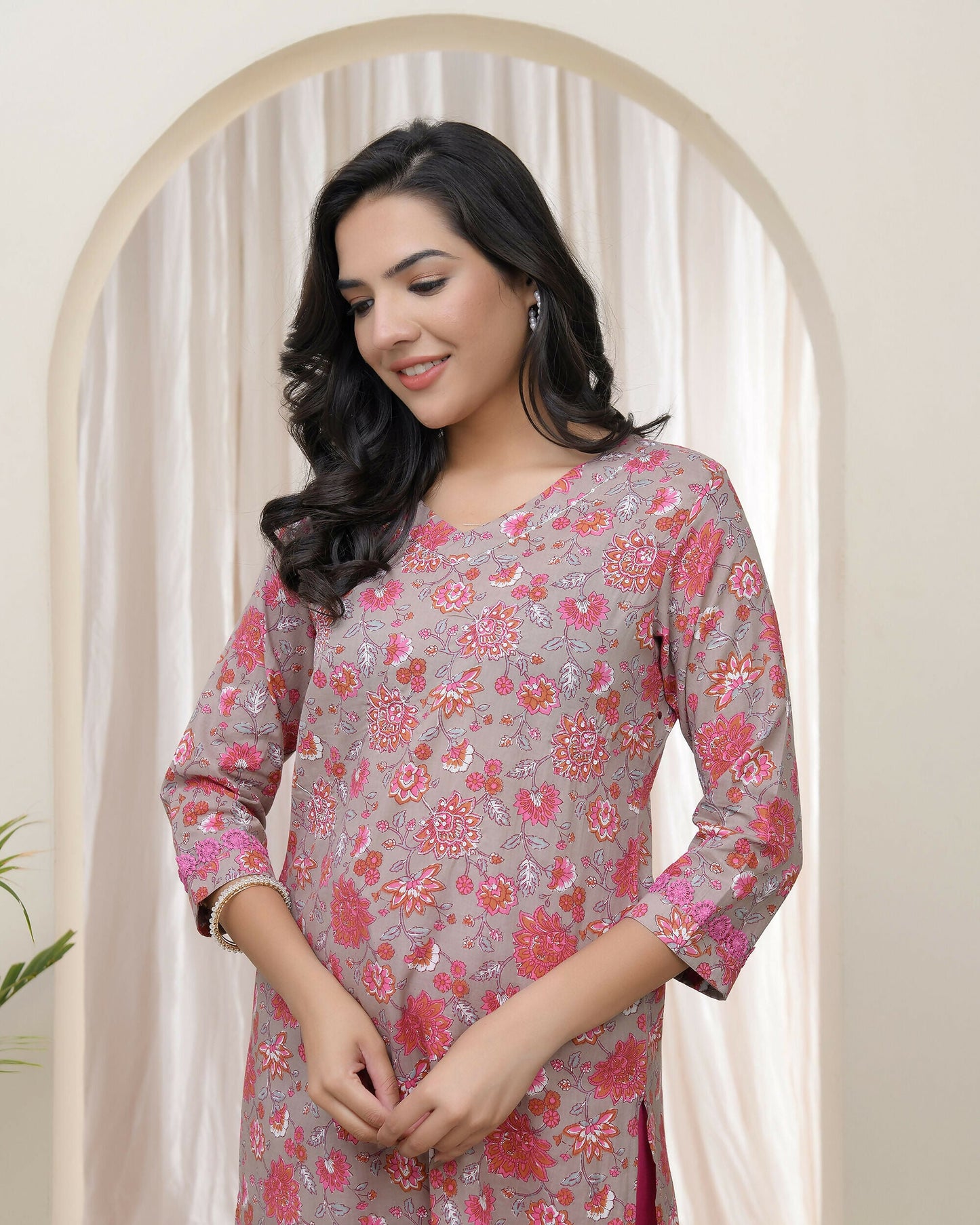 Vaasva Women Charcoal Cotton Printed Straight Kurti With Pant | Swadesiicart