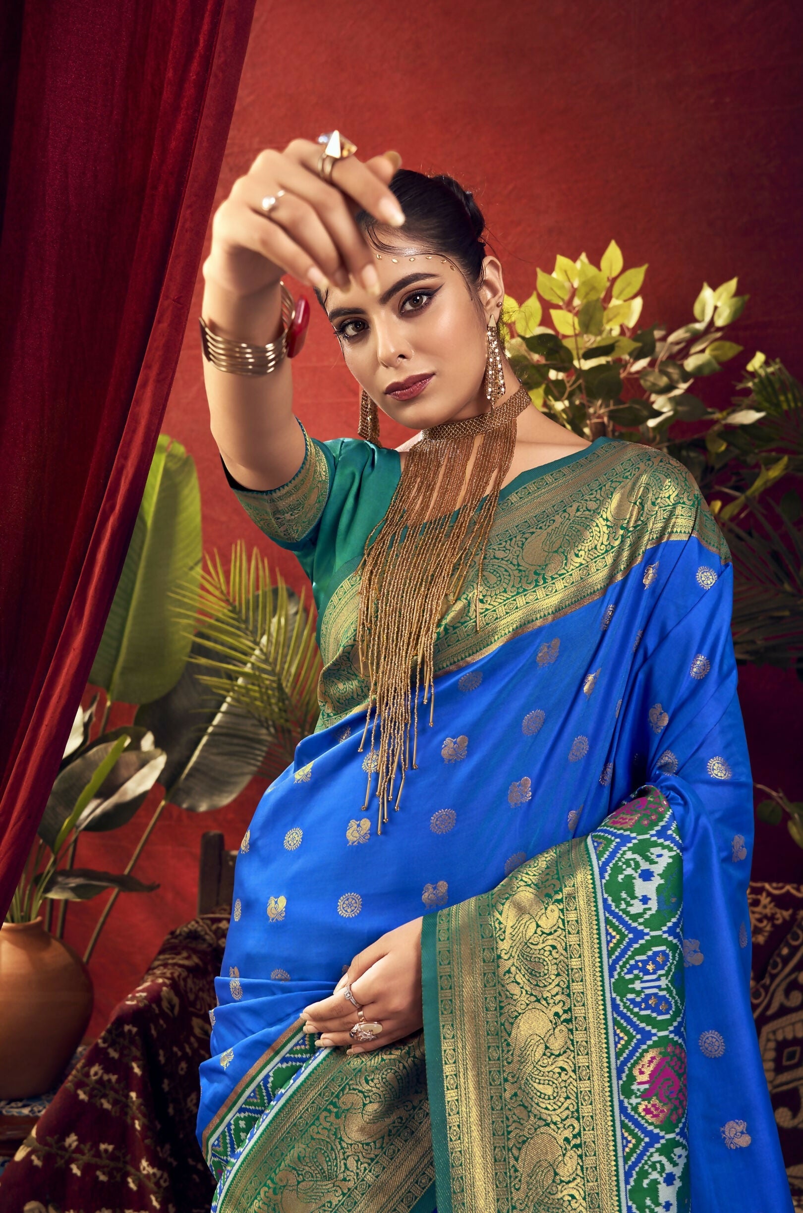 Vishnu Weaves Women's Royal-Blue Paithani Silk Saree with Blouse - Swadesiicart