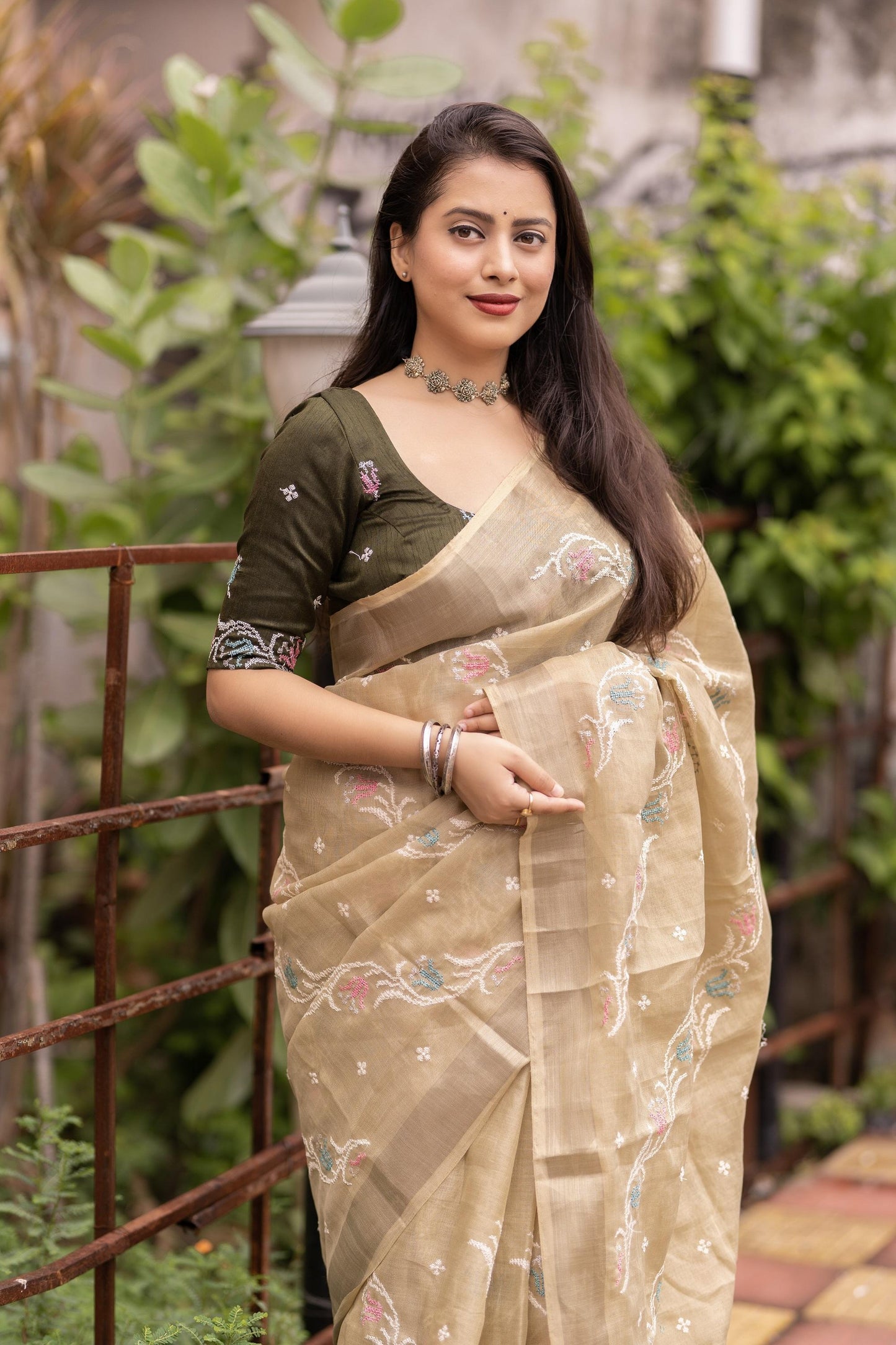 Olive Pure Linen Ethnic Motifs Saree with Unstitched Blouse - Hiral Fashion | Swadesiicart