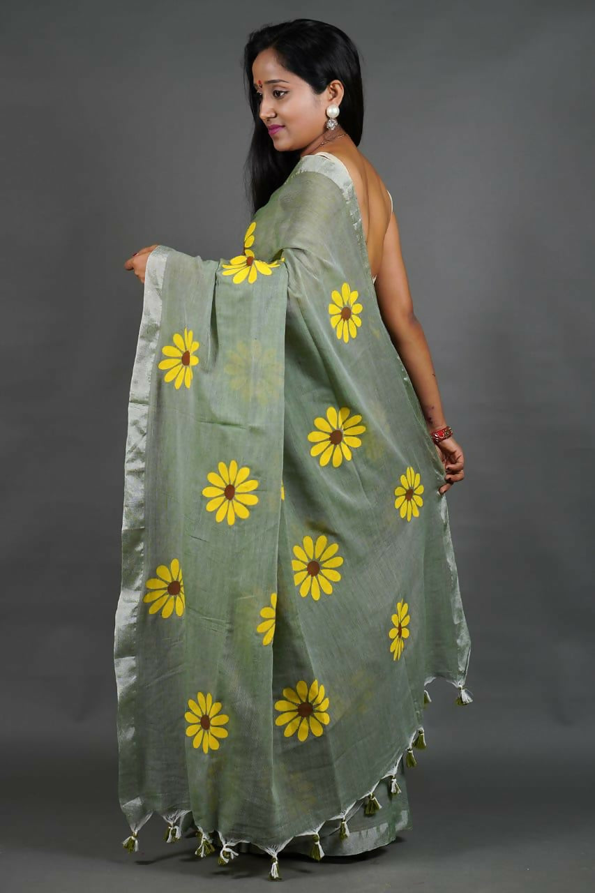 Exclusive Collection Light Pista Pure Cotton Saree With Sunflower Design - Swadesiicart