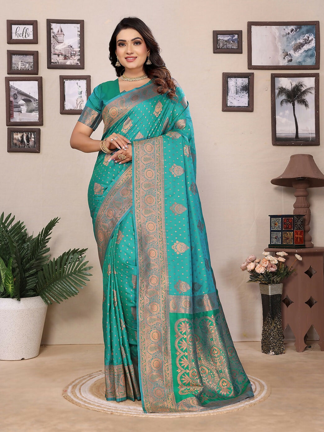 Joban Fashion Banarasi Light Green Woven Soft Silk Saree | Swadesiicart