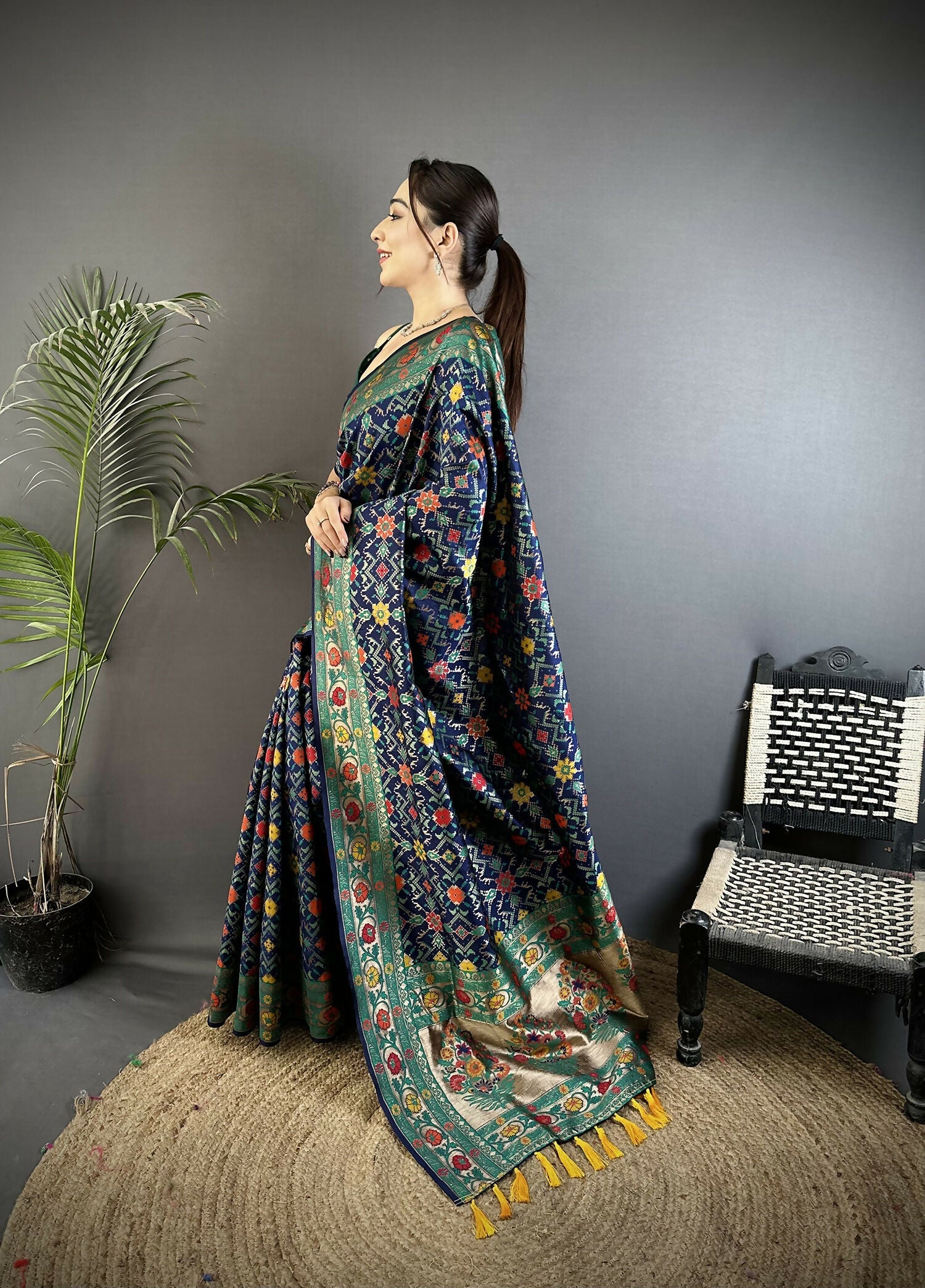 Joban Fashion Navy Blue Banarasi Soft Silk Woven Saree | Swadesiicart