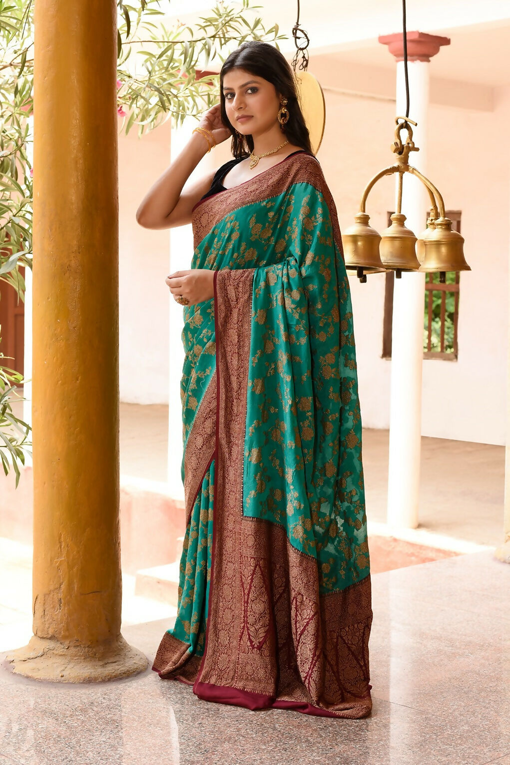 Joban Fashion Teal Green Crepe Chiffon Pure Handloom Banarasi Silk Saree | Swadesiicart