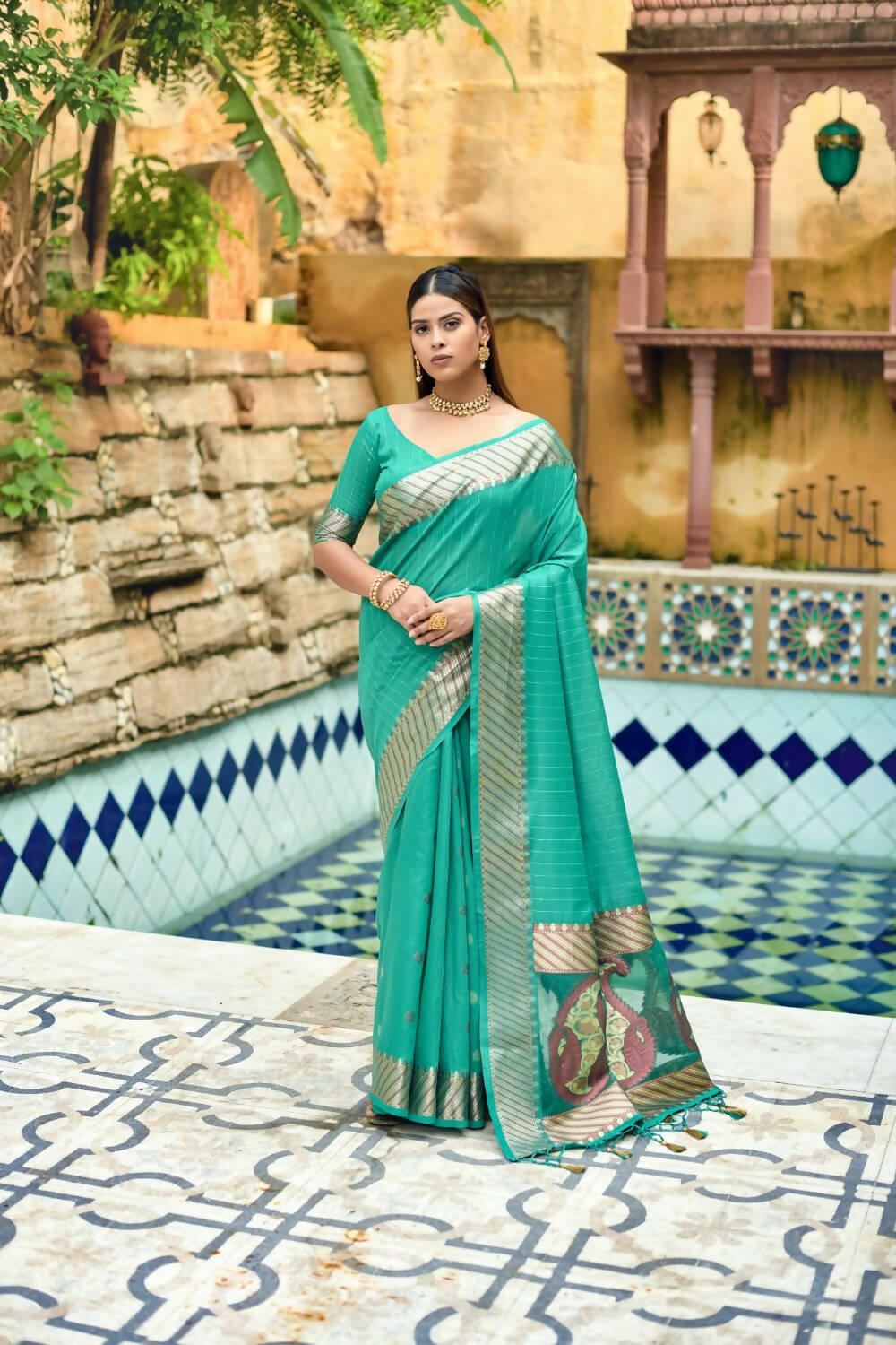 Vishnu Weaves Women's Sea Green Cotton Silk Zari Woven Butta Work Saree with Blouse - Swadesiicart