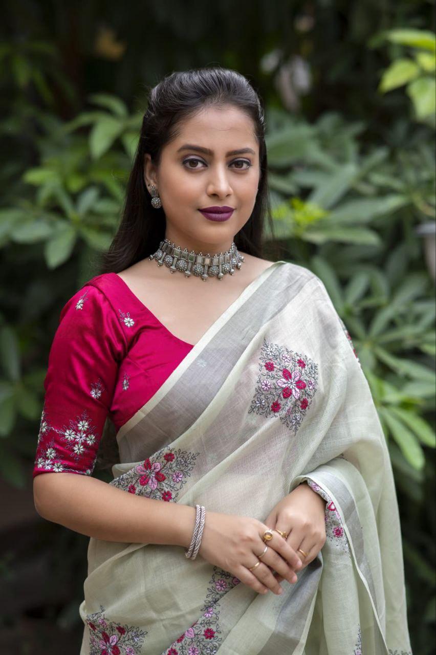 Green Pure Linen Ethnic Motifs Saree with Unstitched Blouse - Hiral Fashion | Swadesiicart