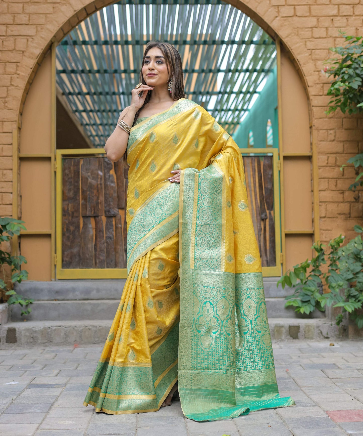 Vamsee Madhavi Yellow Soft Silk Saree - Swadesiicart