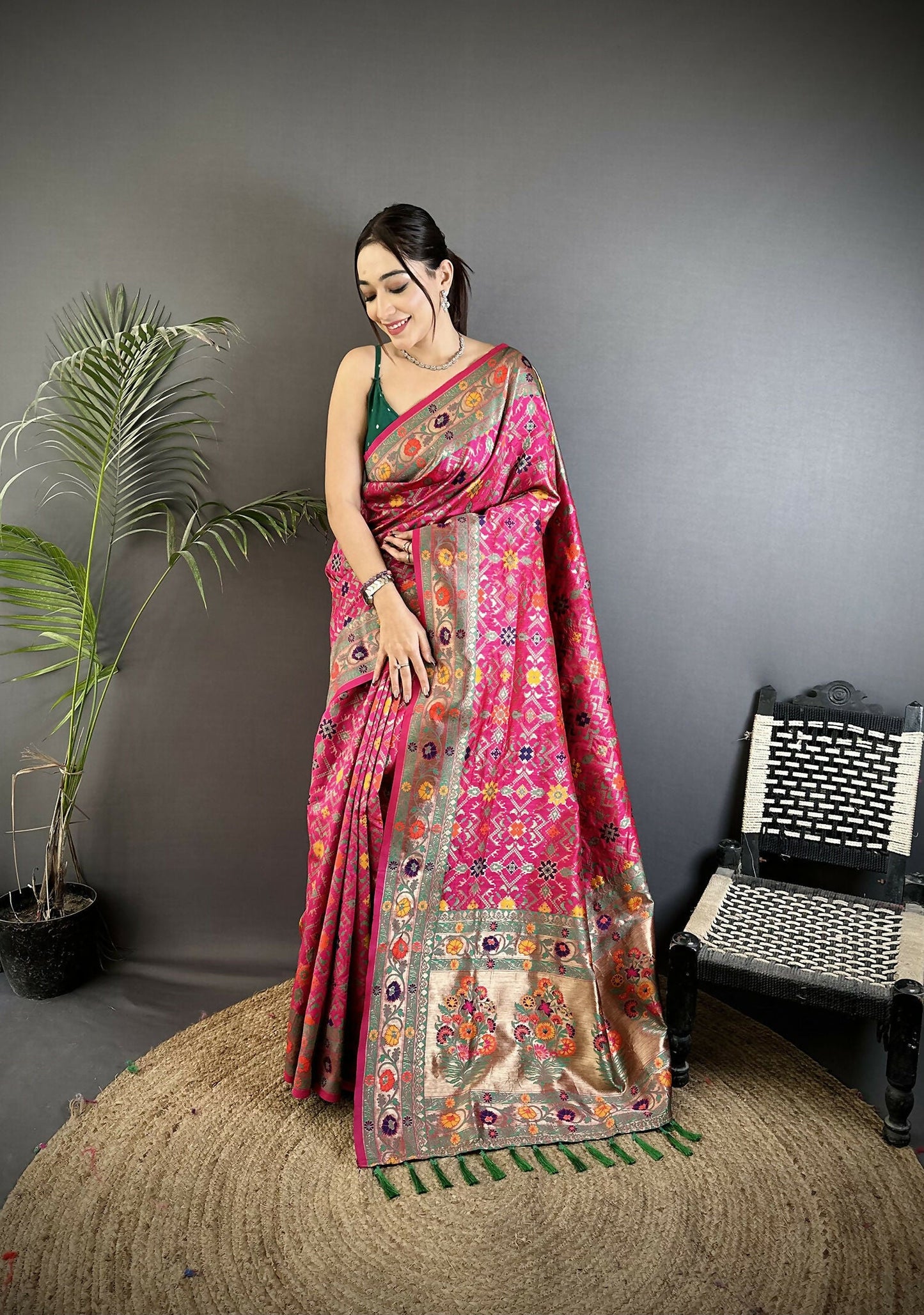 Joban Fashion Hot Pink Banarasi Soft Silk Woven Saree | Swadesiicart