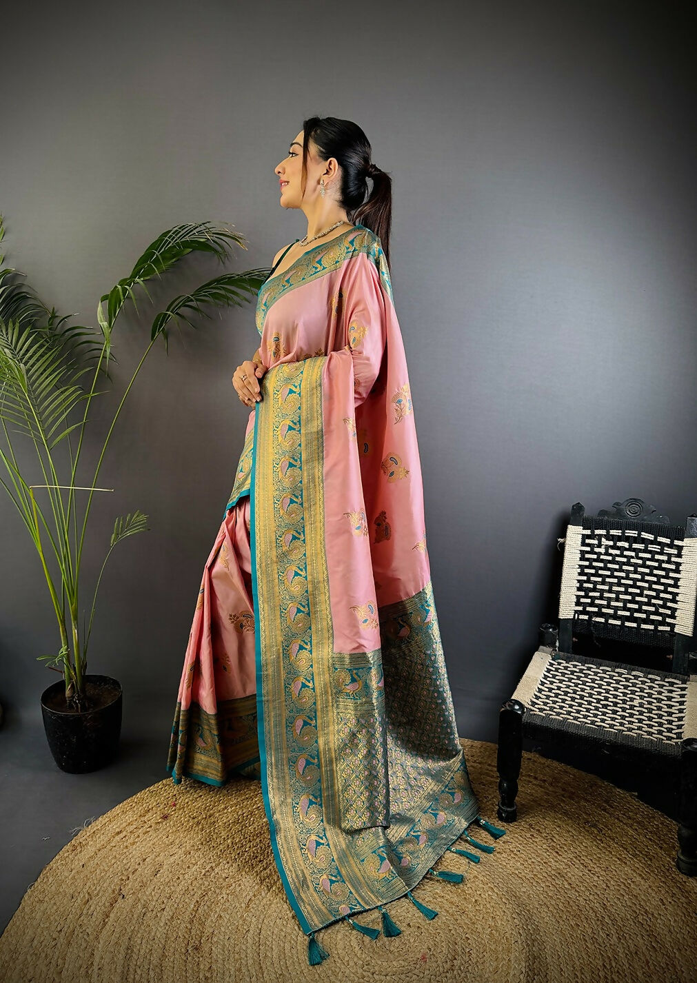 Joban Fashion Banarasi Baby Pink Woven Soft Silk Saree | Swadesiicart
