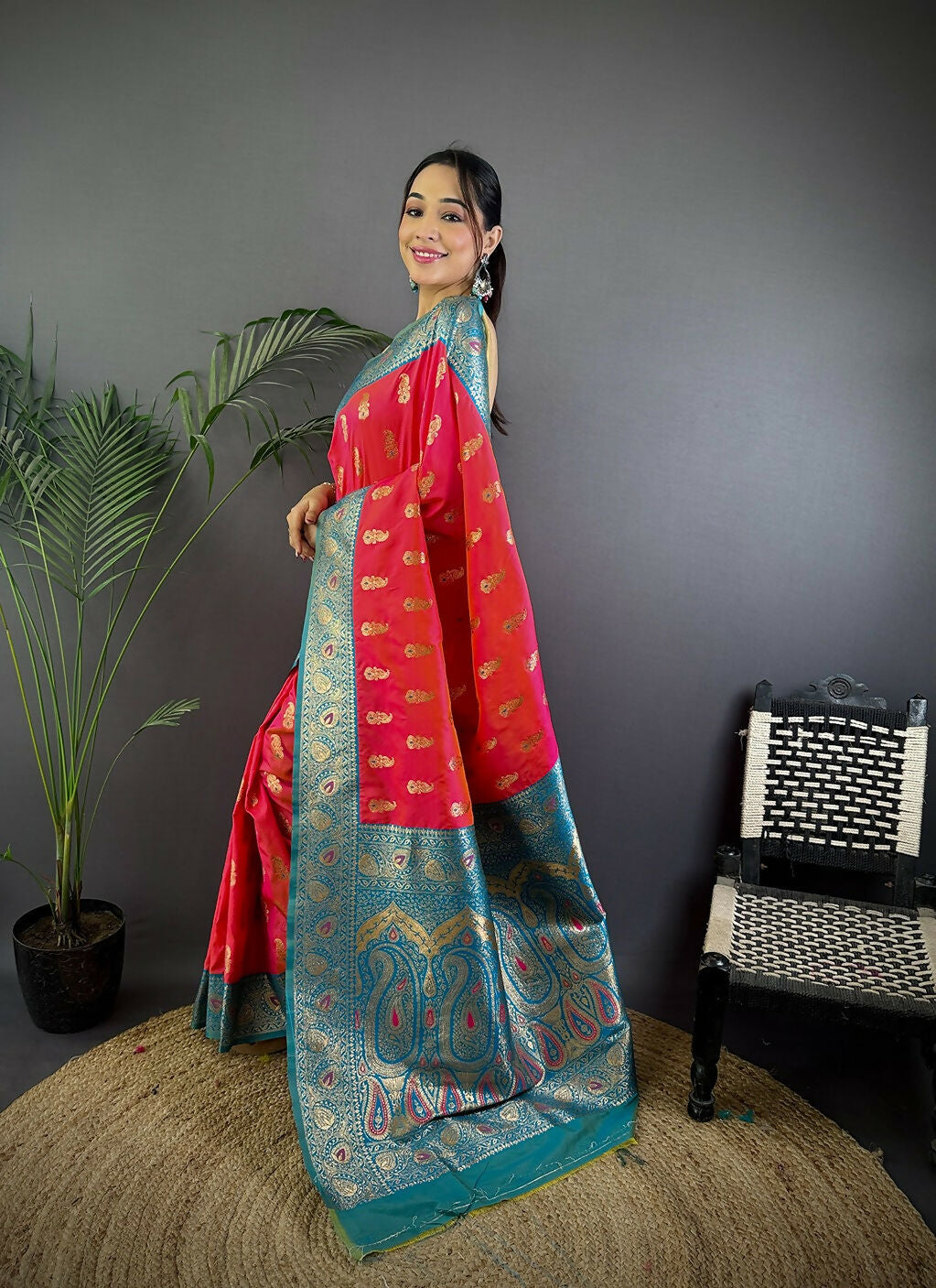 Joban Fashion Banarasi Pink Woven Butti Soft Silk Saree | Swadesiicart