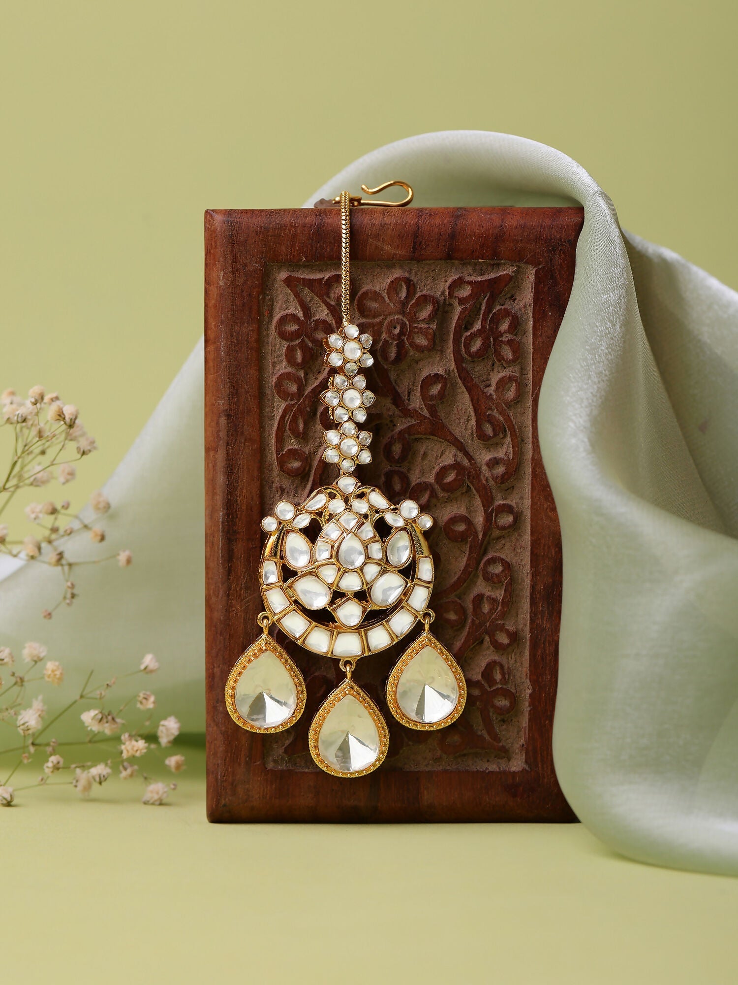 Ruby Raang 22k Gold Polished Kundan Maang Tikka | Swadesiicart
