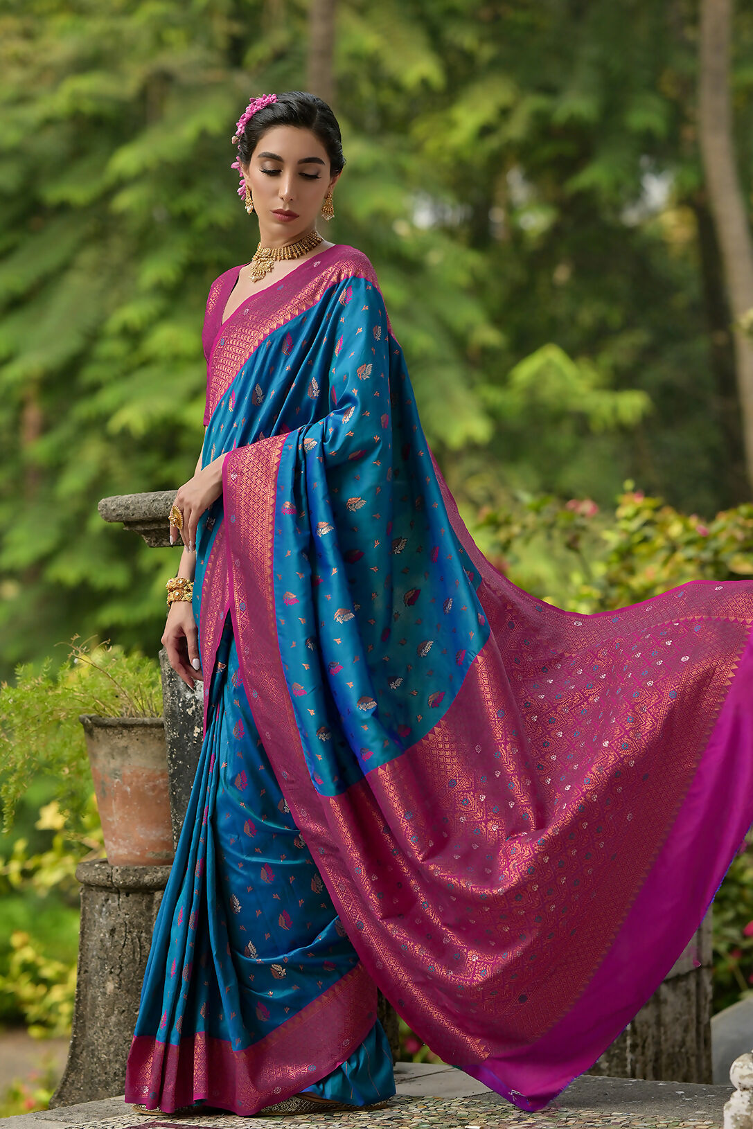 Vishnu Weaves Women's Blue Banarasi Silk Zari Woven Saree with Blouse - Swadesiicart
