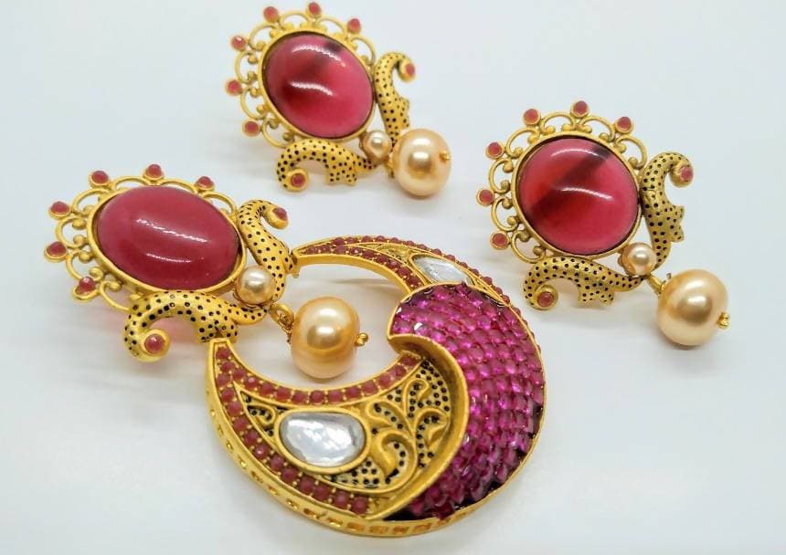 Pink Matt Finish Pendant Set | Swadesiicart
