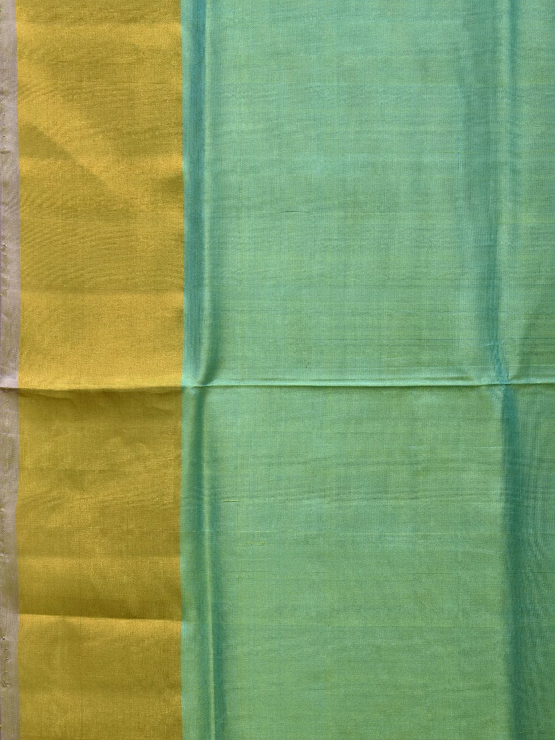 Light Green and Lavender Uppada Silk Handloom Plain Saree with Contrast Pallu Design - Global Threads | Swadesiicart