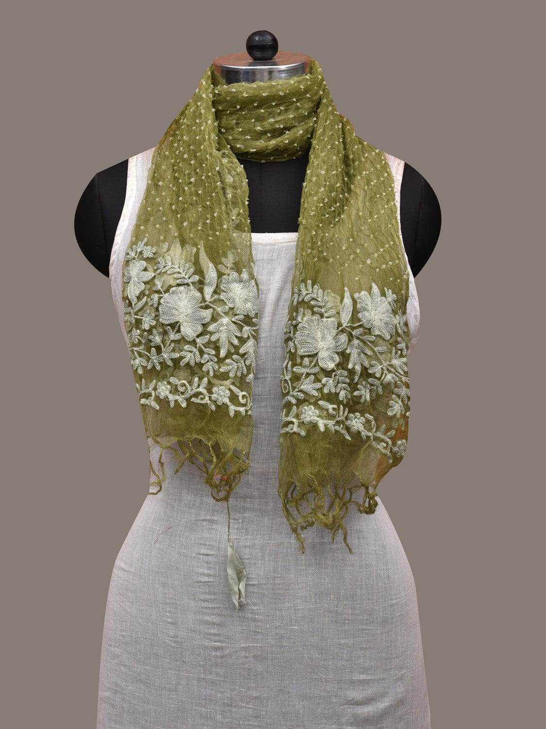 Light Green Bandhani Organza Stole with Embroidary Work Design - Global Threads | Swadesiicart