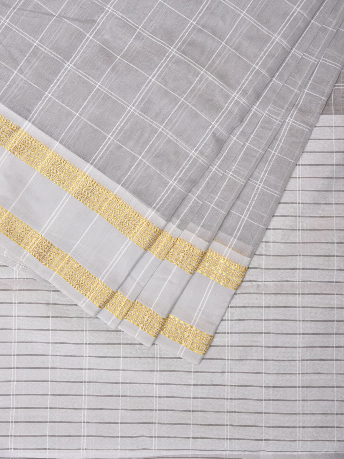Light Grey Bamboo Cotton Saree with Big Checks and Doby Border Design - Global Threads | Swadesiicart