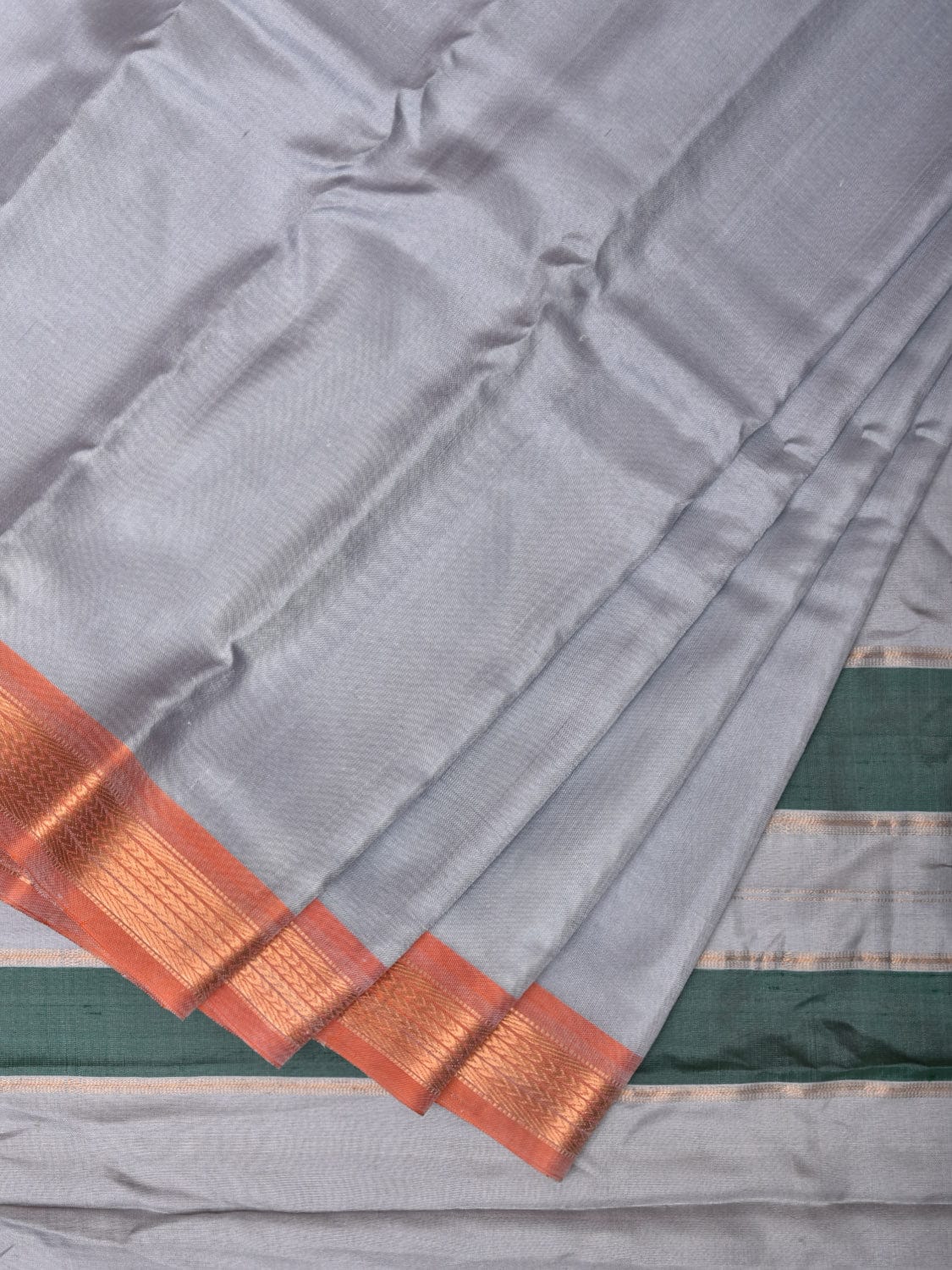 Light Grey Gadwal Silk Handloom Plain Saree with Strips Pallu Design - Global Threads | Swadesiicart