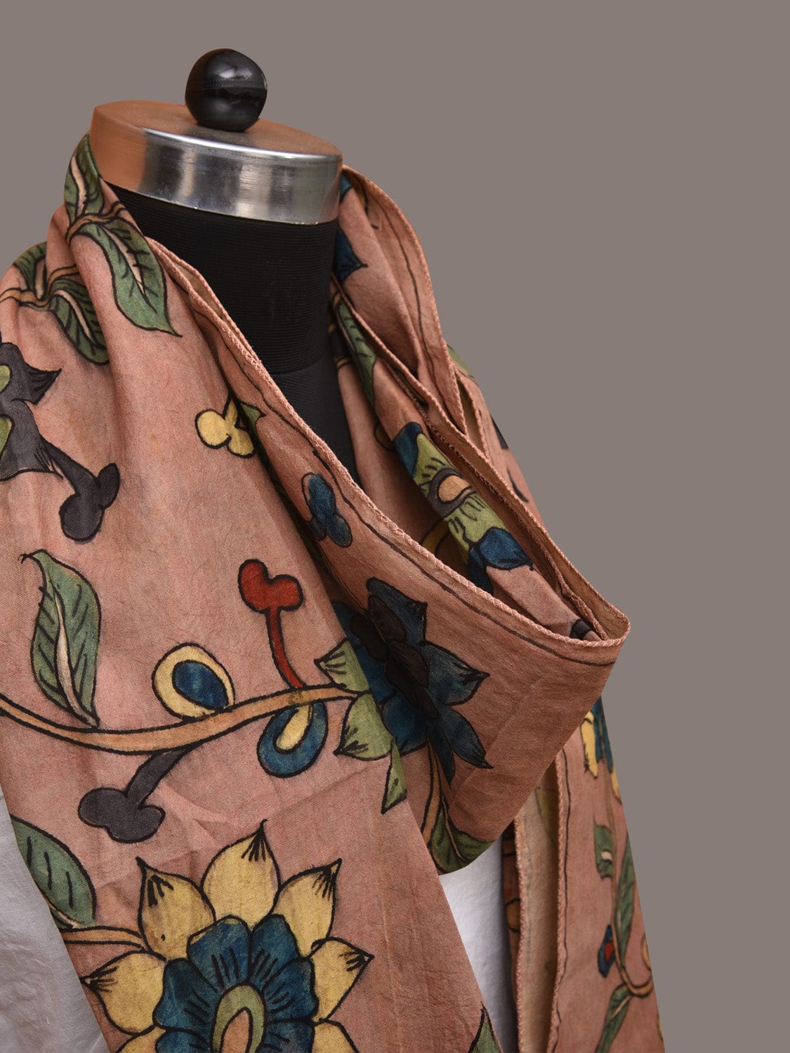 Light Peach Kalamkari Hand Painted Sico Stole with Floral Design - Global Threads | Swadesiicart