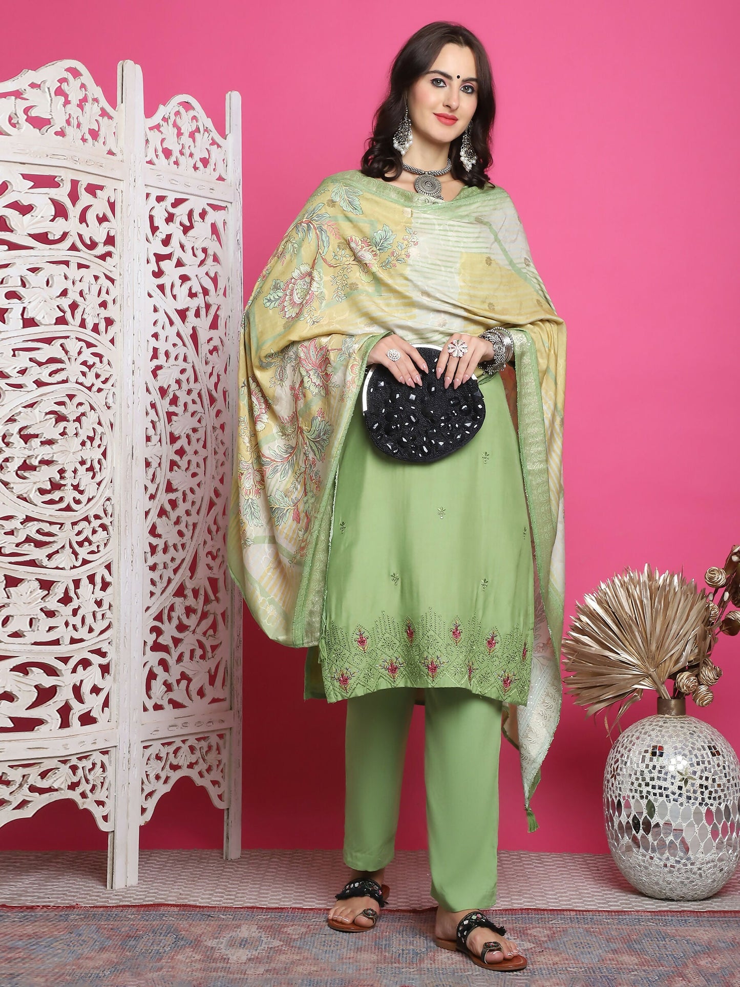 Jyoti Fashion Women's Green Muslin Floral Resham Embroidery Kurta with Trouser & Dupatta | Swadesiicart