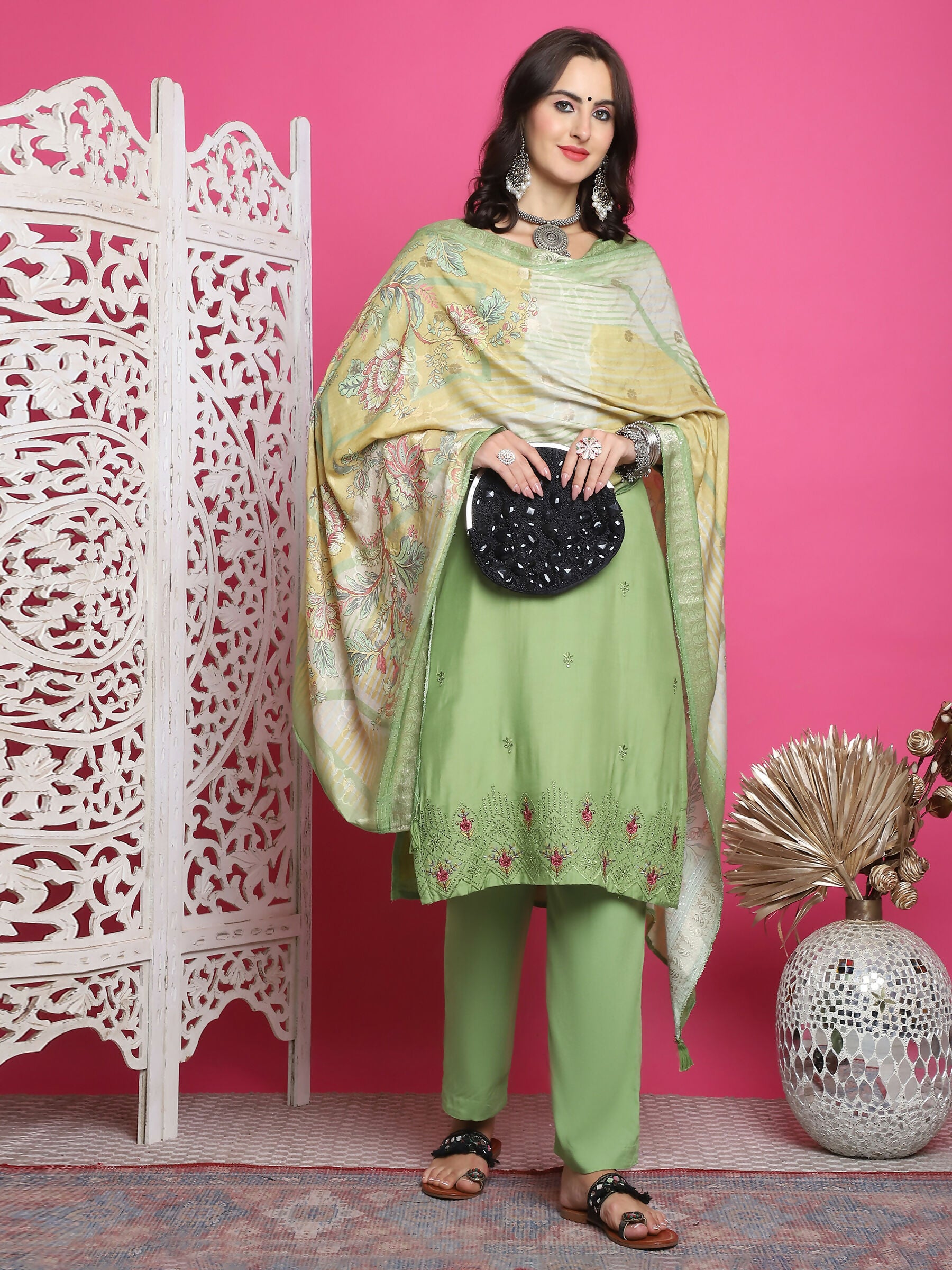 Jyoti Fashion Women's Green Muslin Floral Resham Embroidery Kurta with Trouser & Dupatta | Swadesiicart